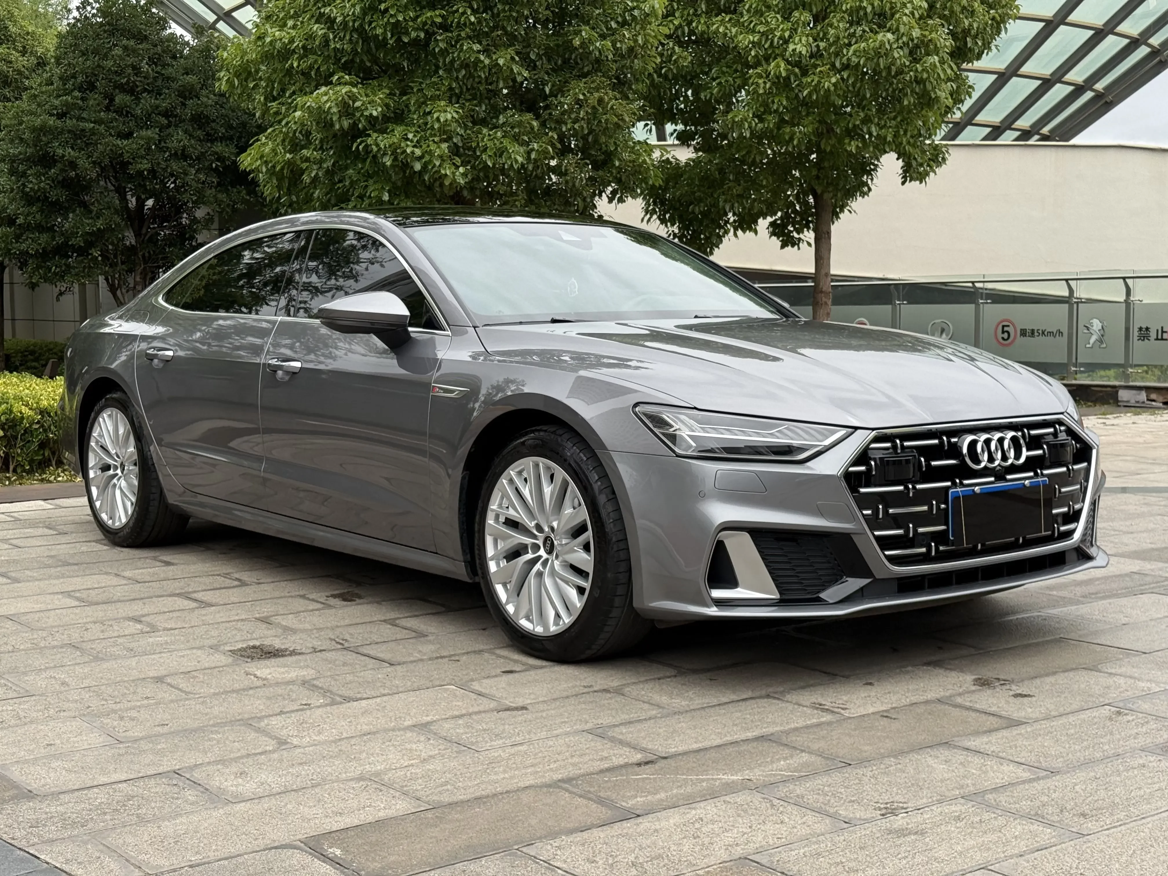 Audi A7L