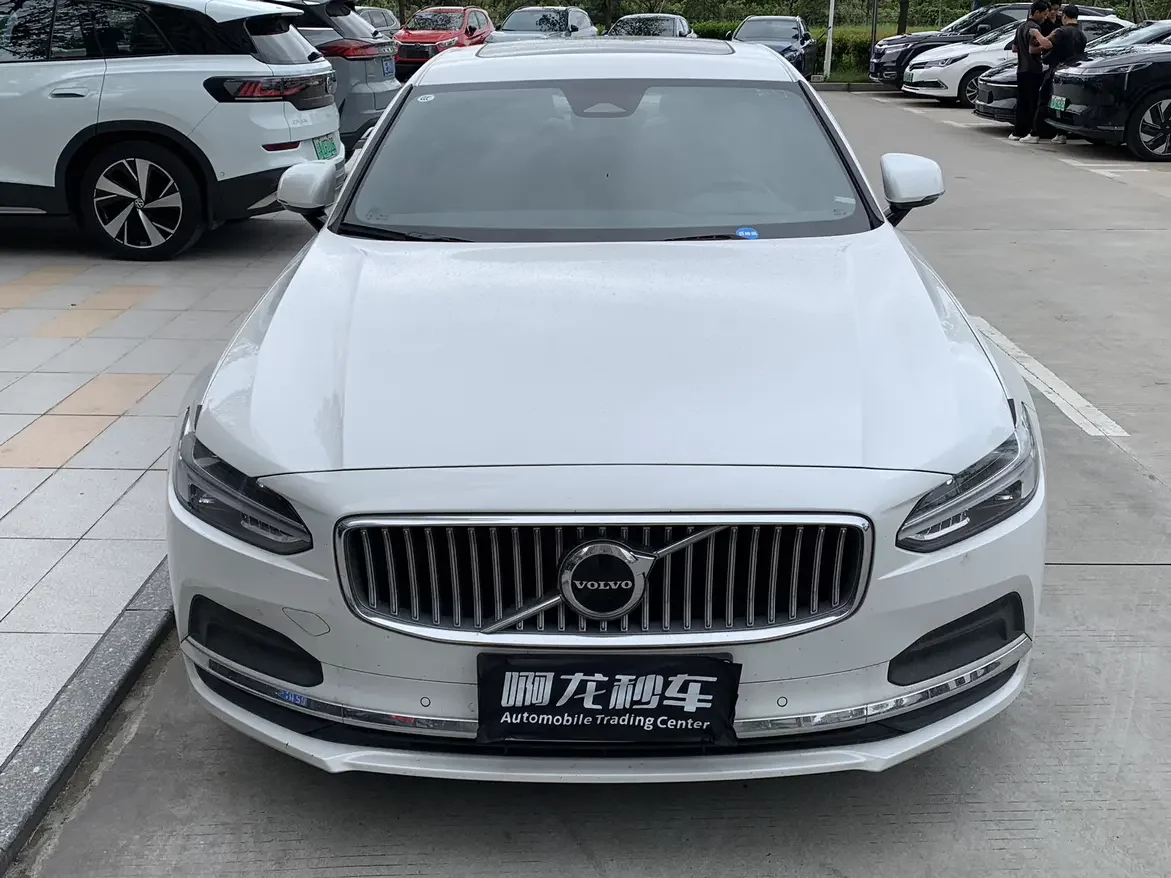 Volvo S90