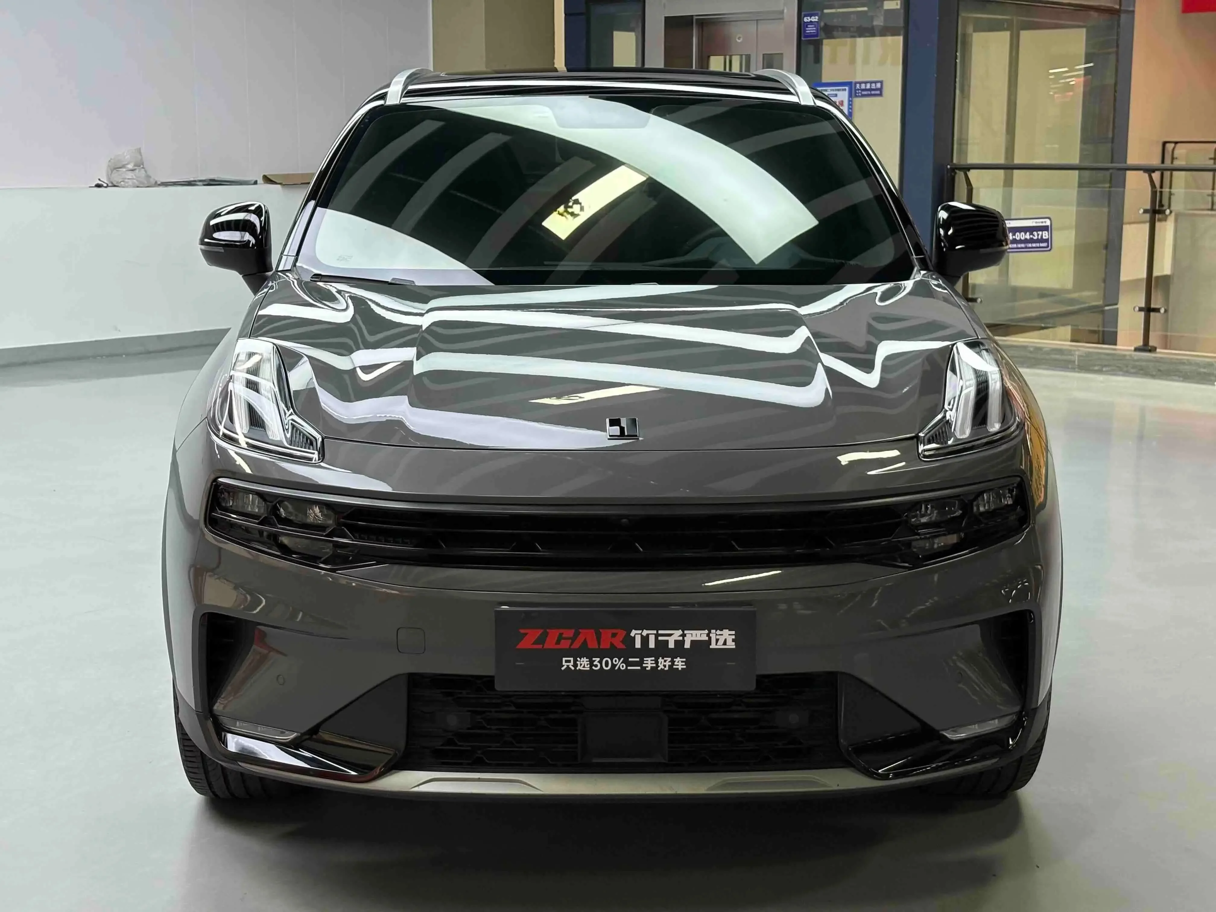 Lynk & Co 06