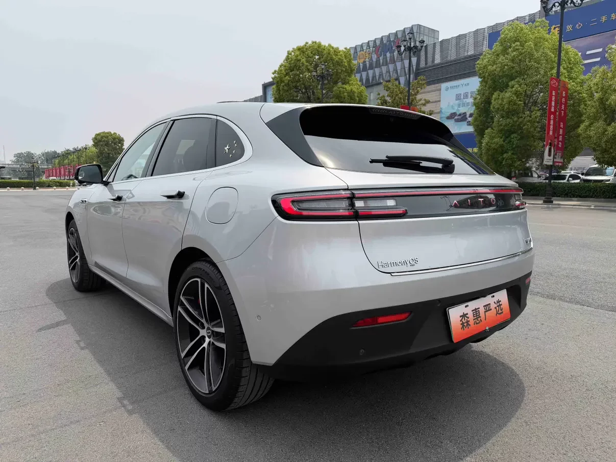 AITO M5