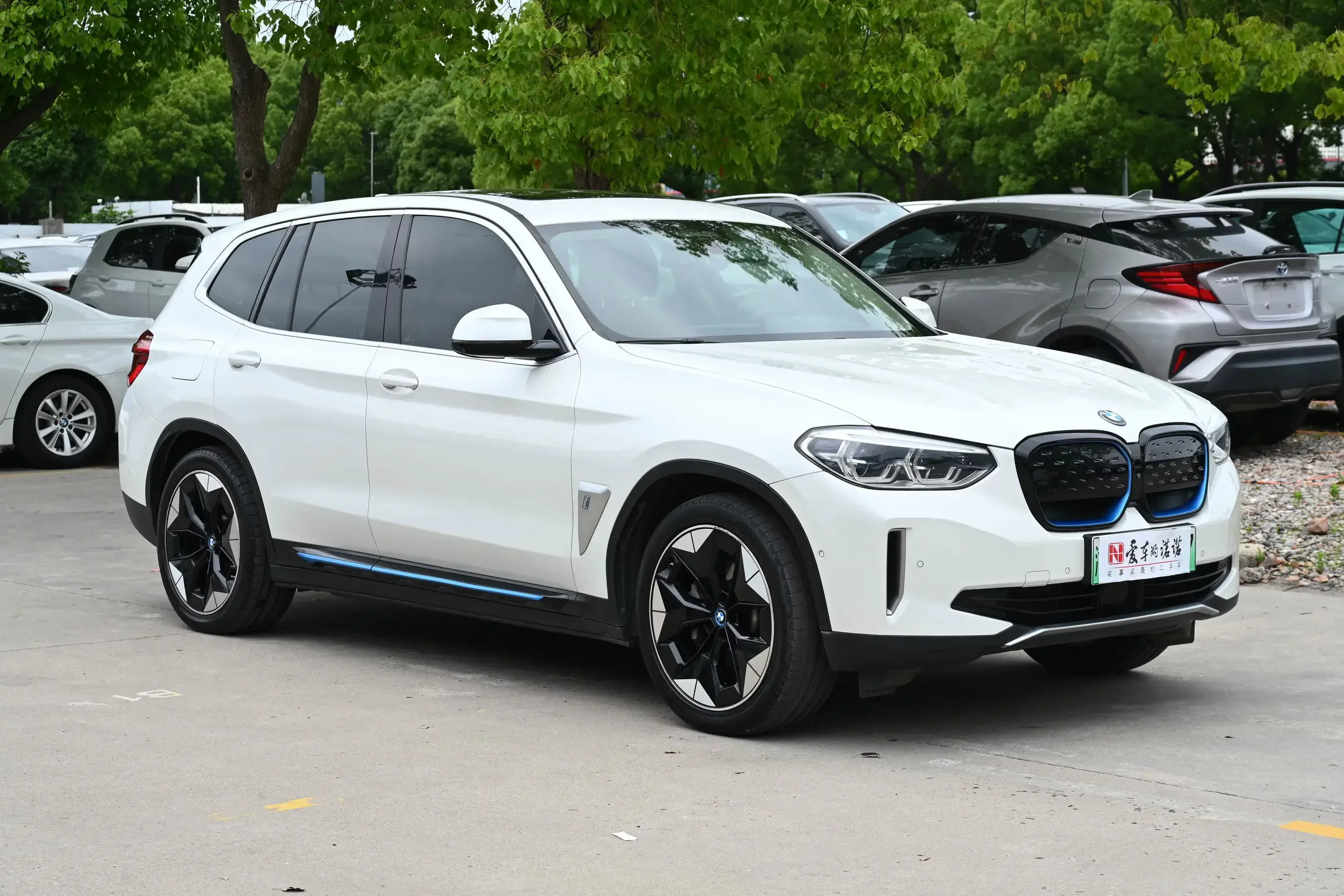 BMW iX3