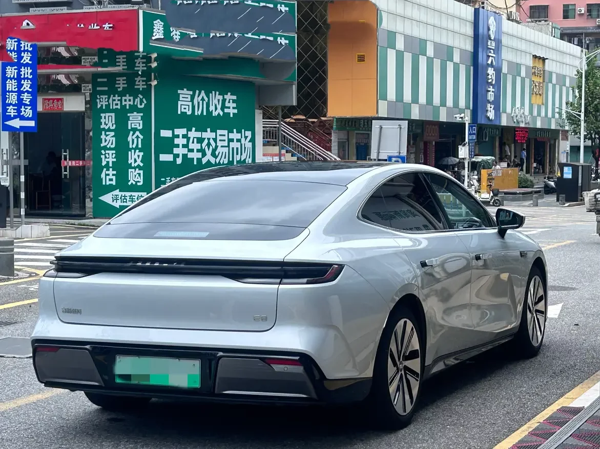 Geely Galaxy E8