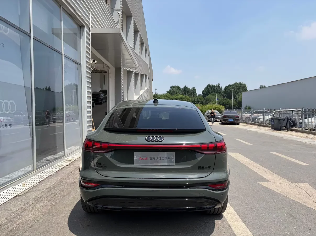 Audi Q6L Sportback e-tron