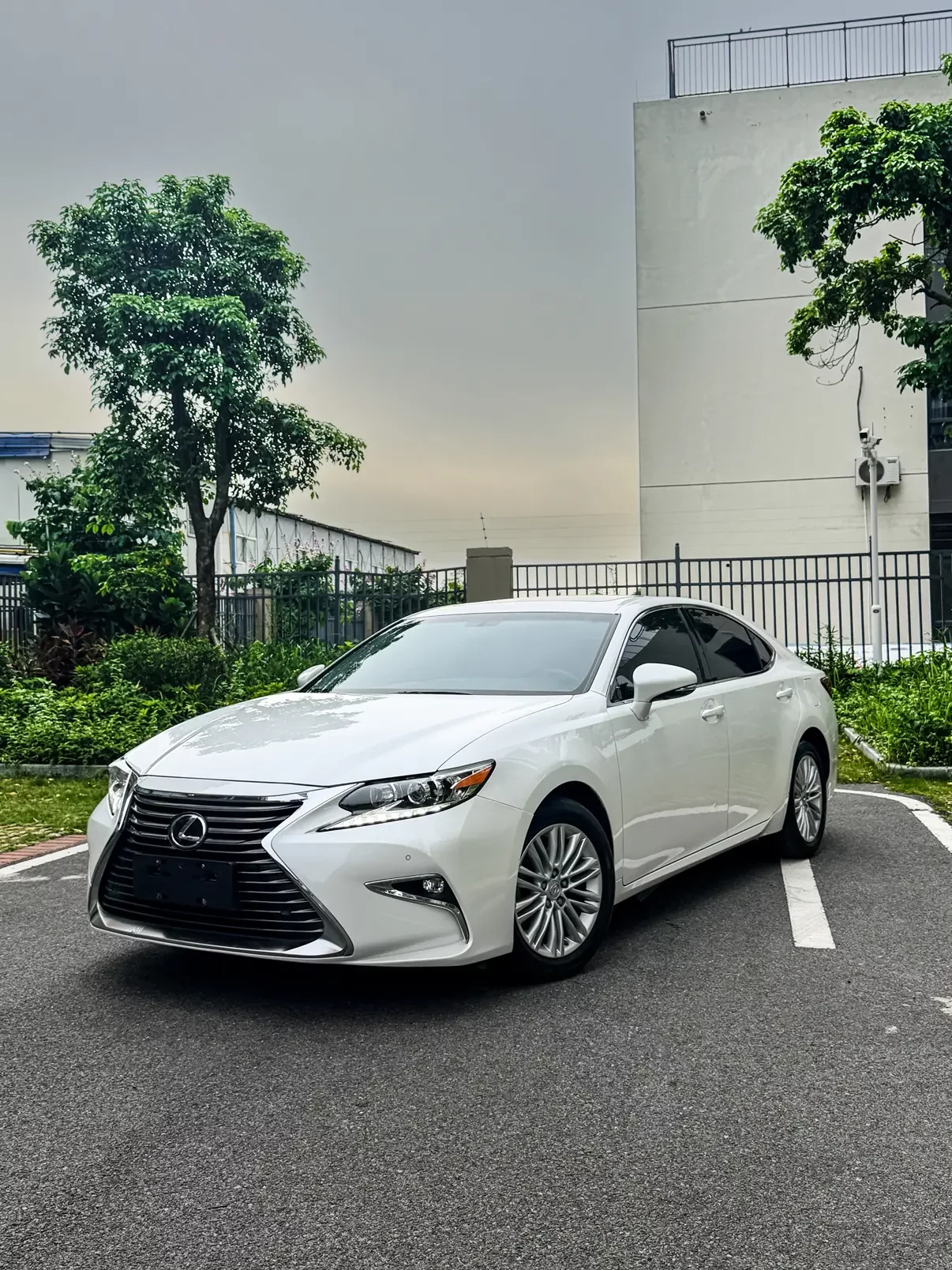 Lexus ES