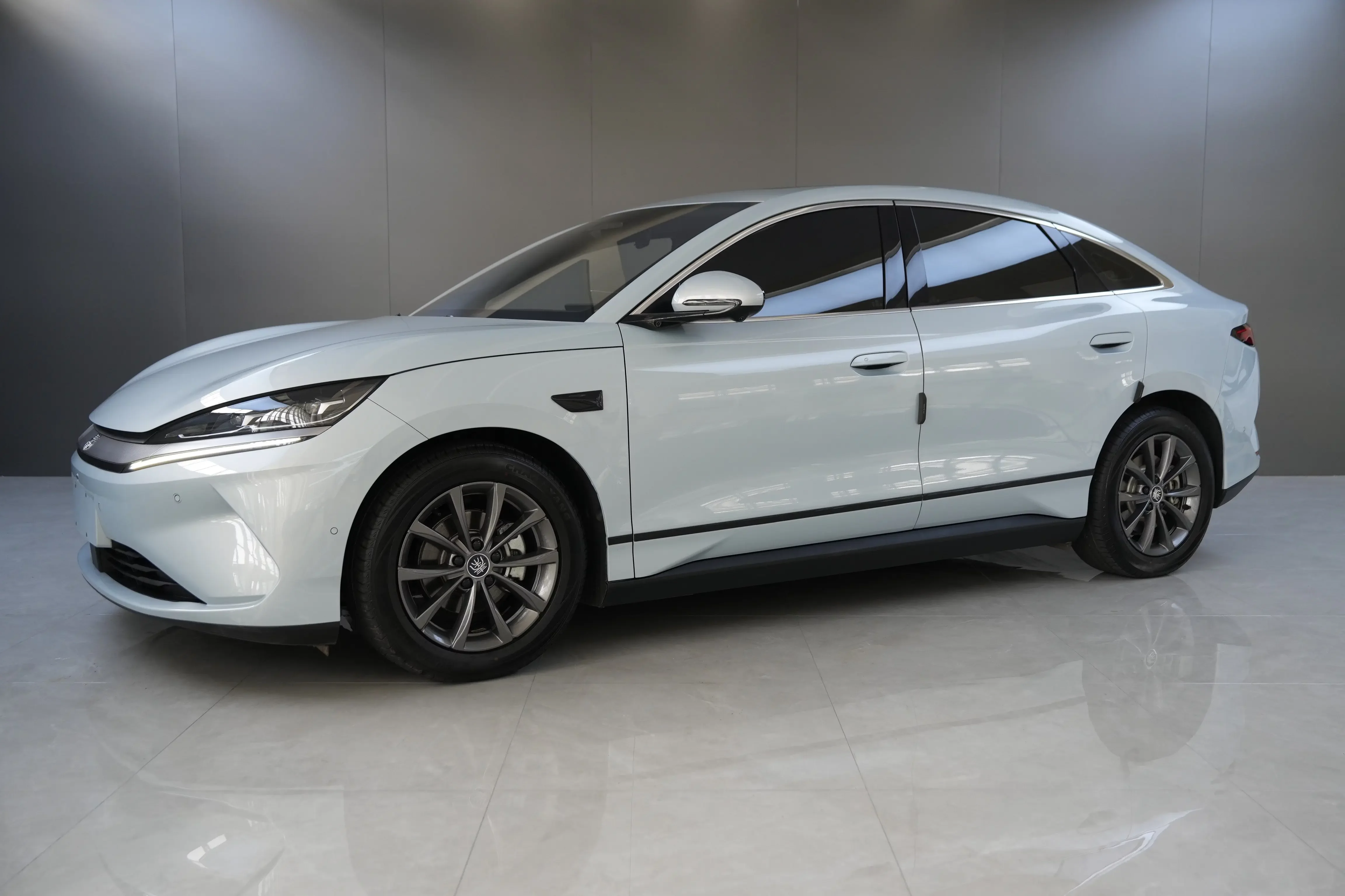 BYD Qin L EV