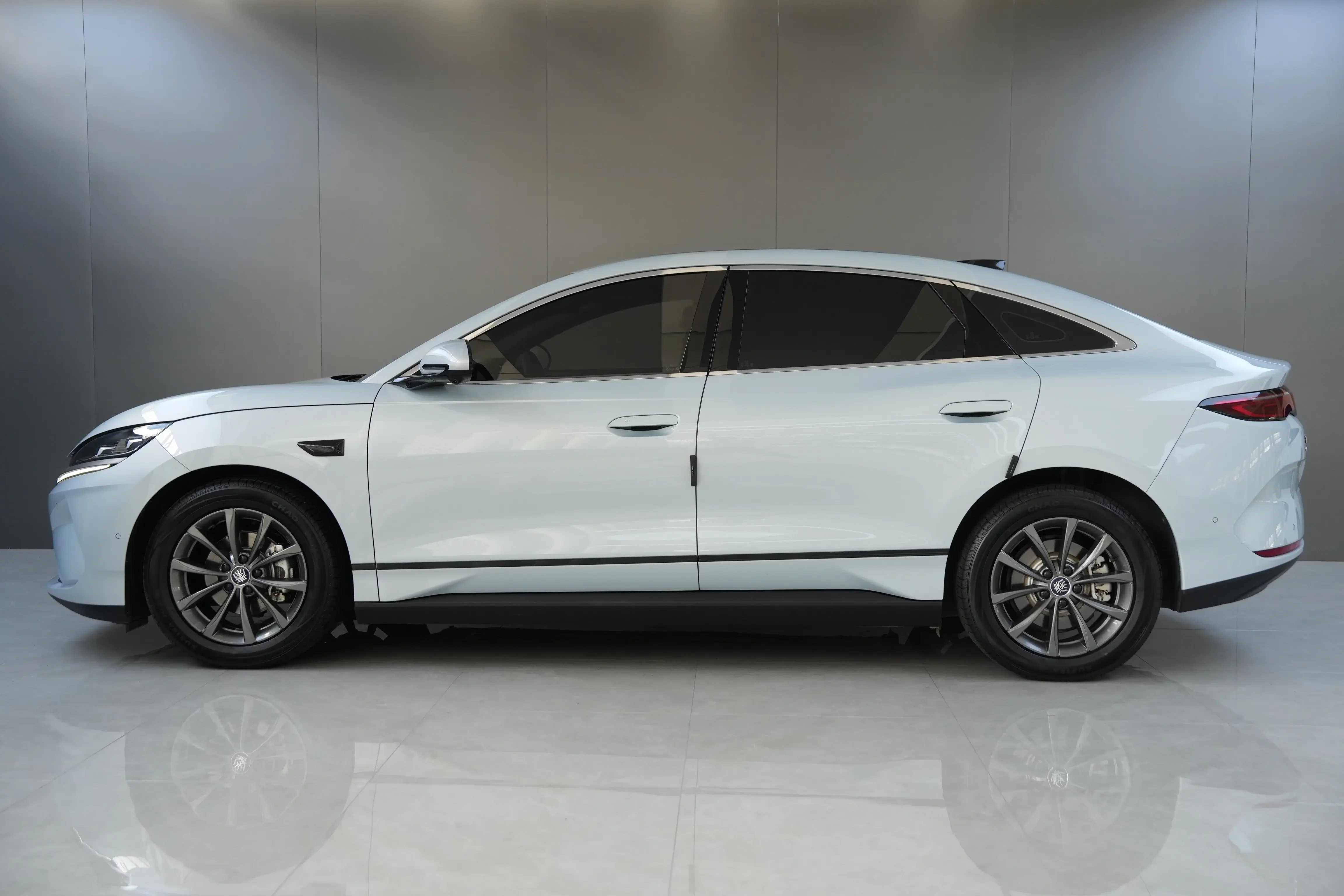 BYD Qin L EV