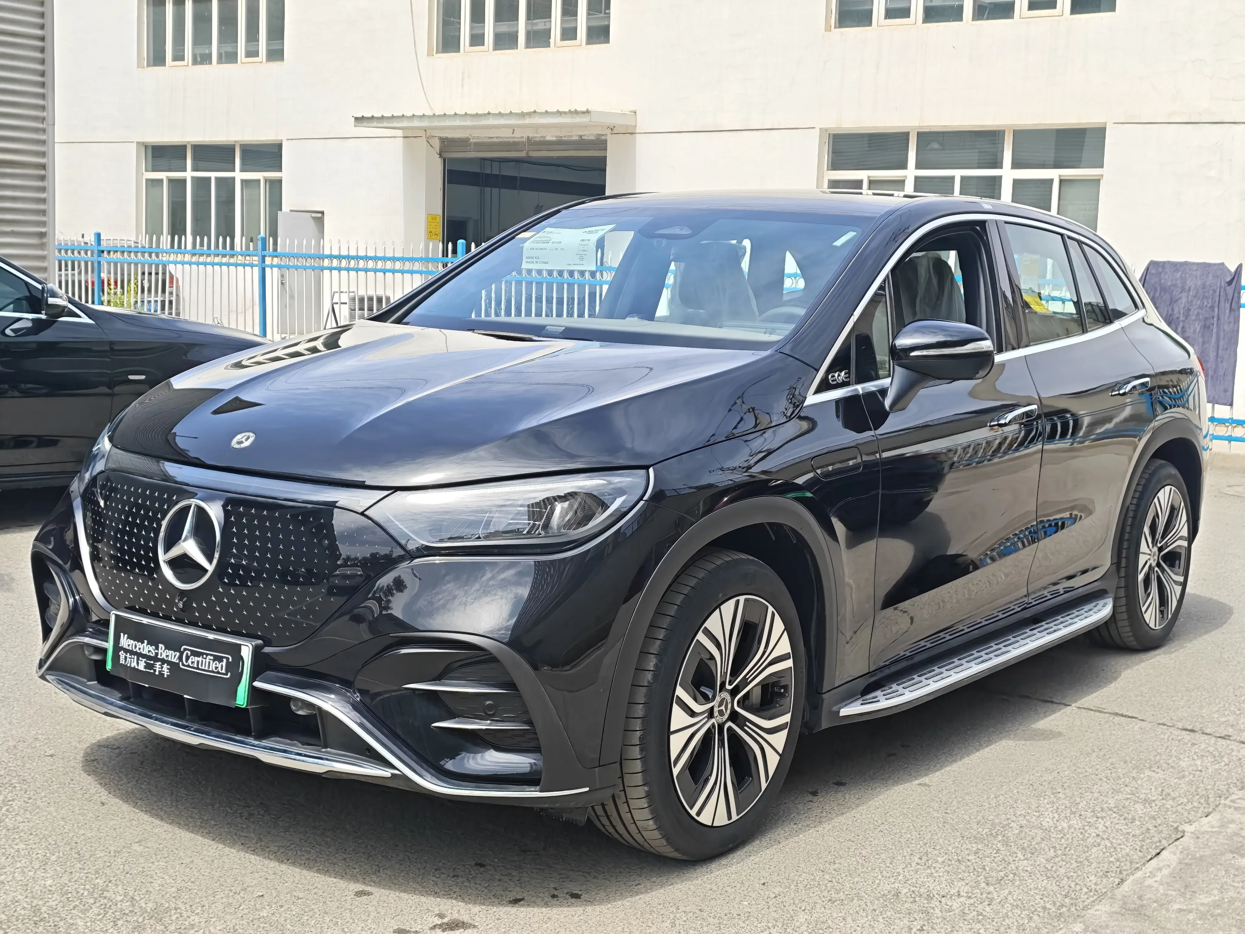 Mercedes-Benz EQE SUV
