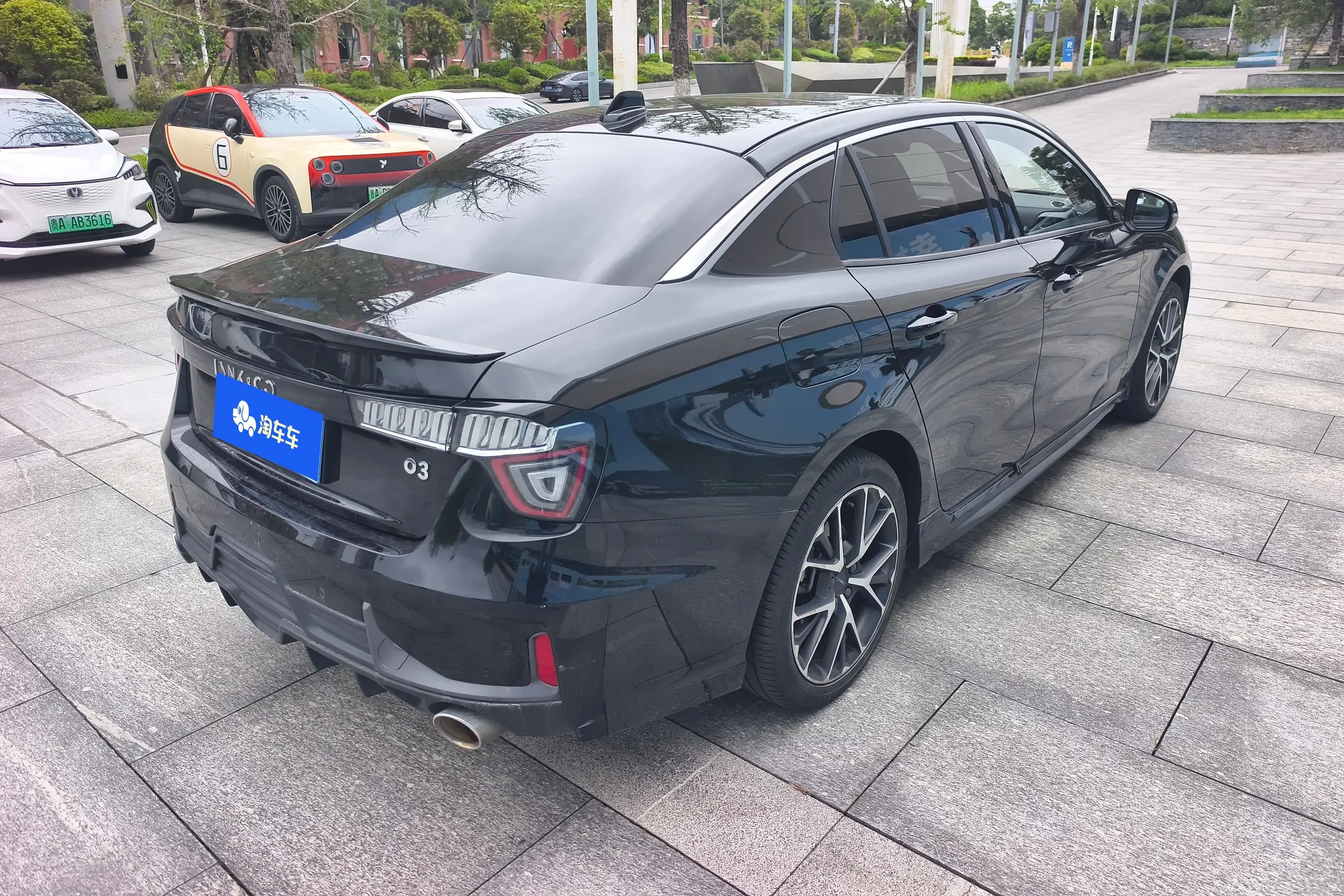 Lynk & Co 03