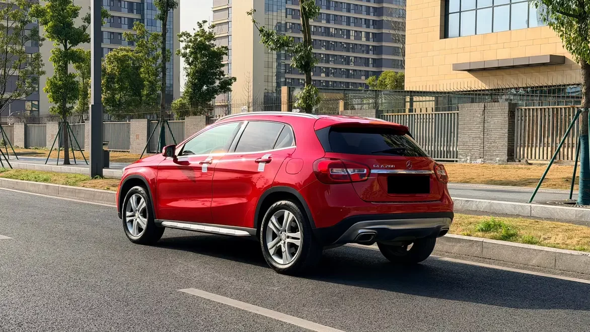 Mercedes-Benz GLA