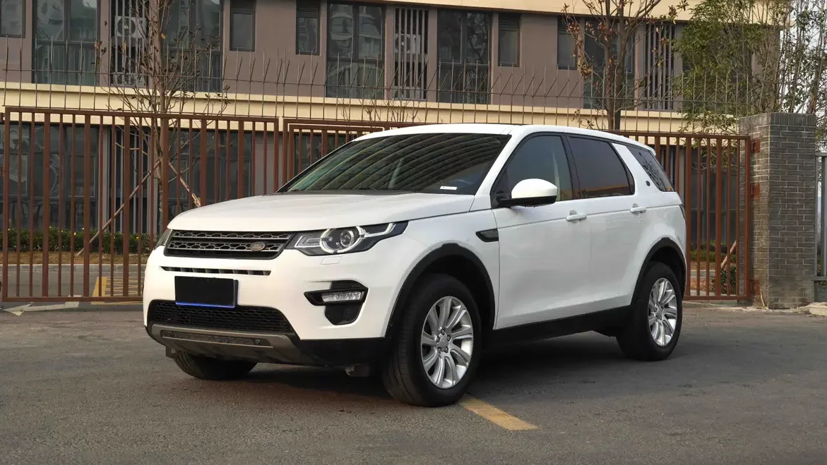Land Rover Discover the magic