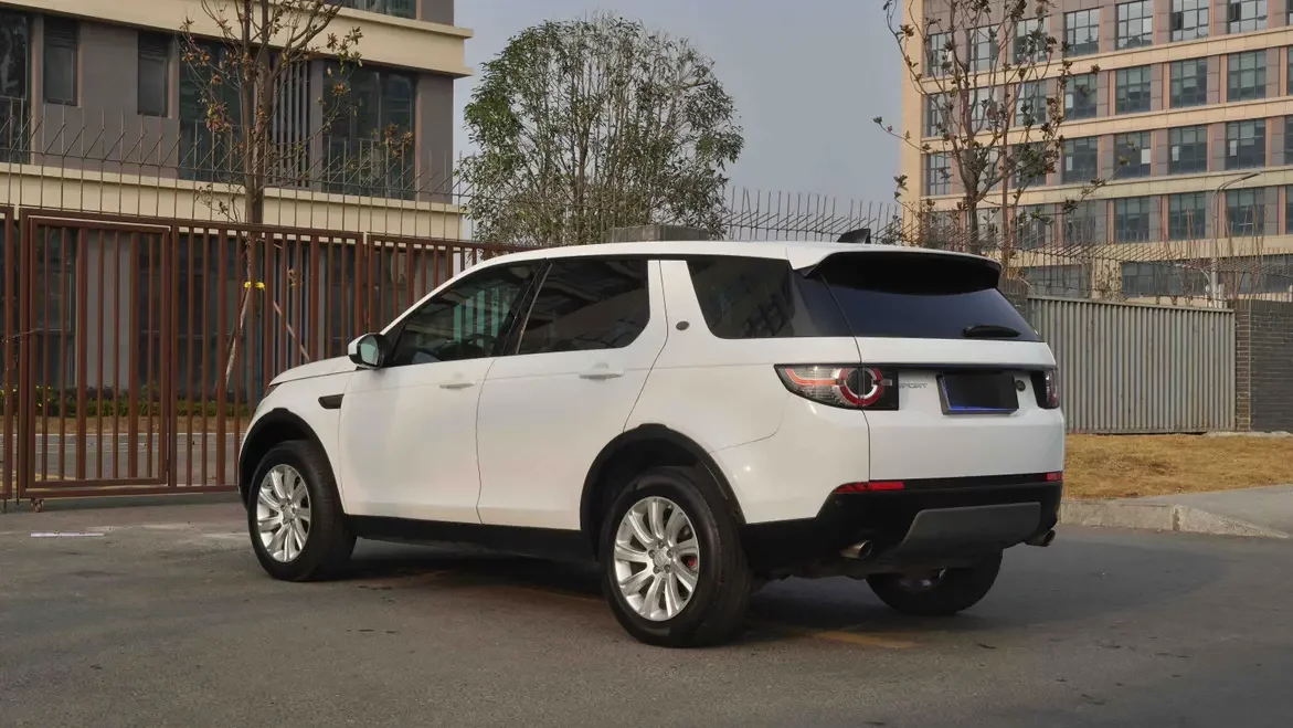 Land Rover Discover the magic