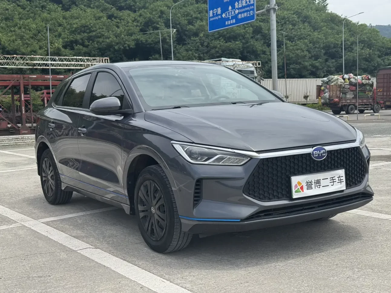 BYD e2