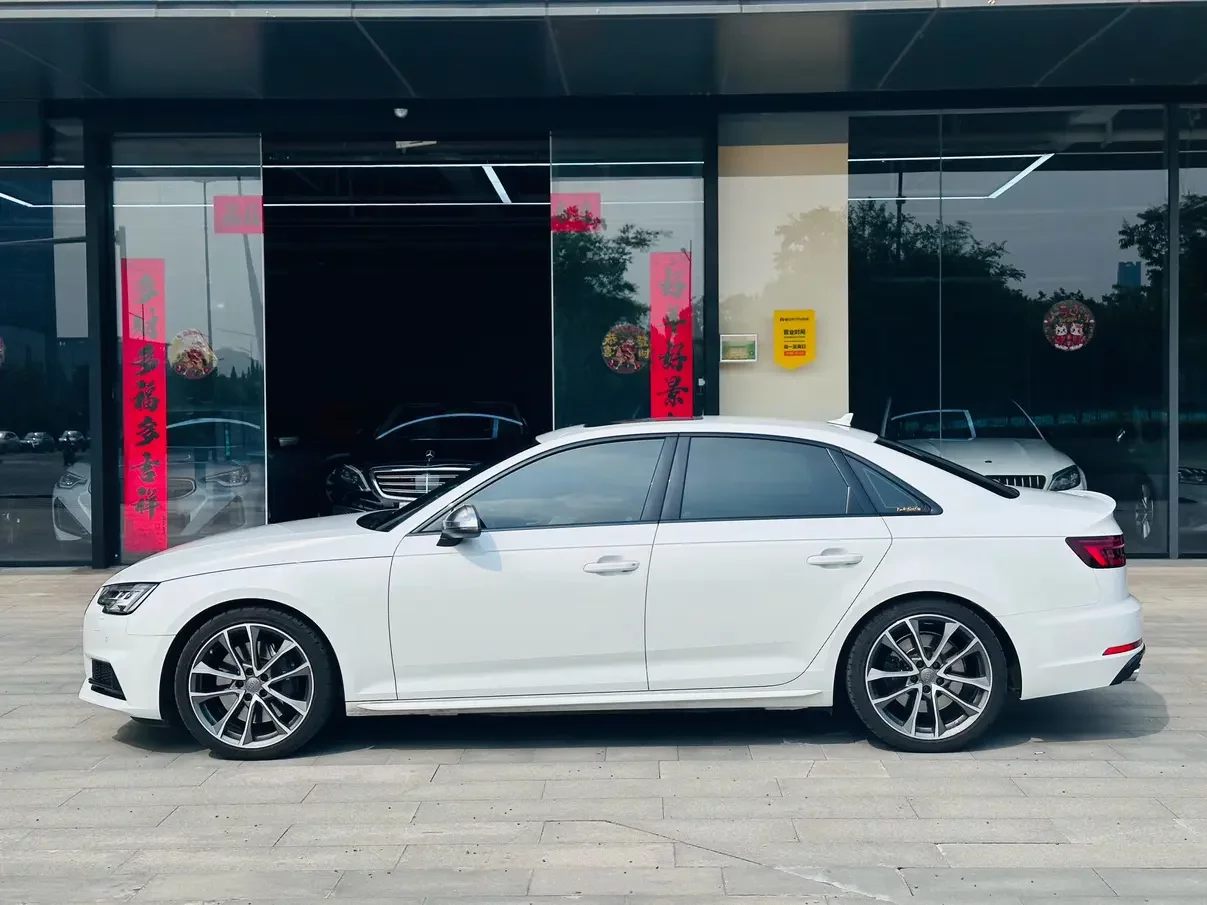 Audi S4