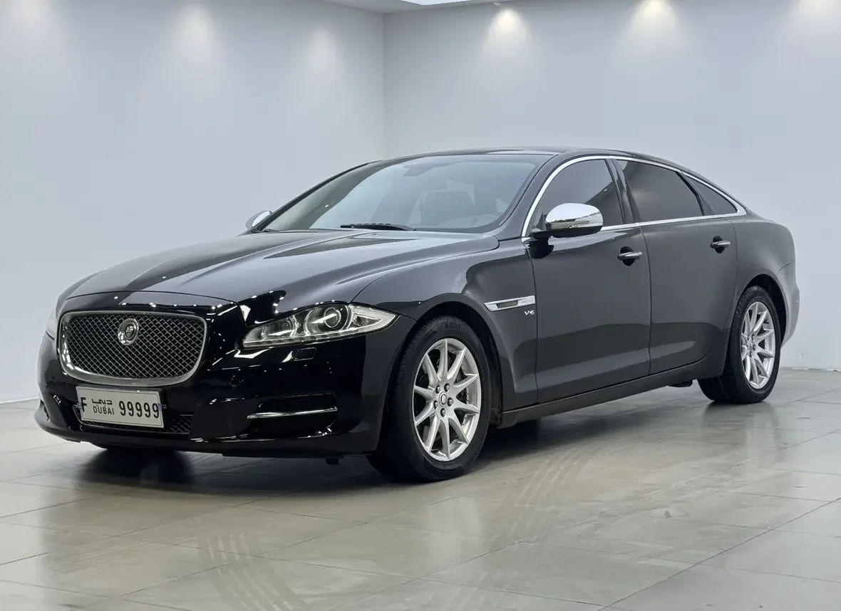 Jaguar XJ