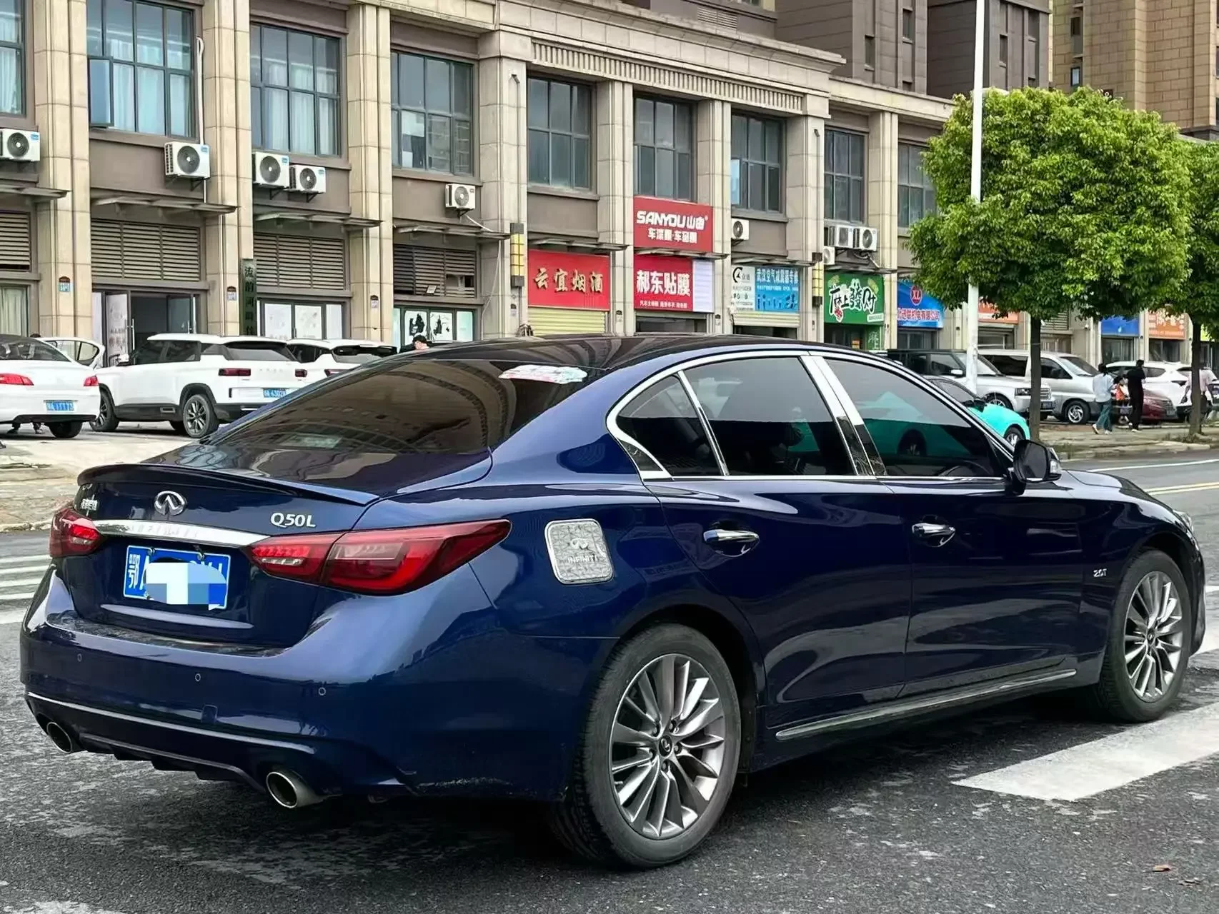 Infiniti Q50L