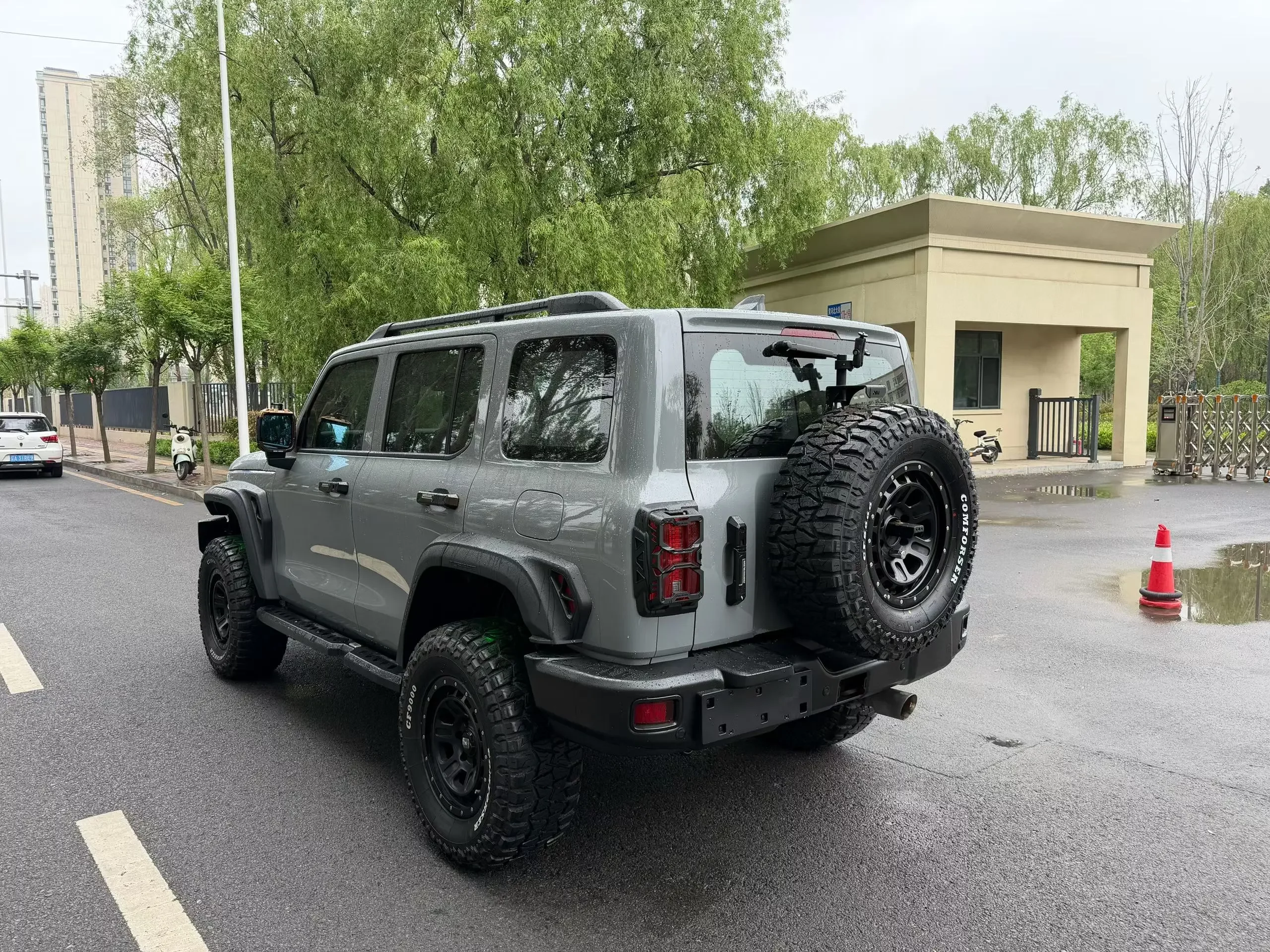 Tank 300