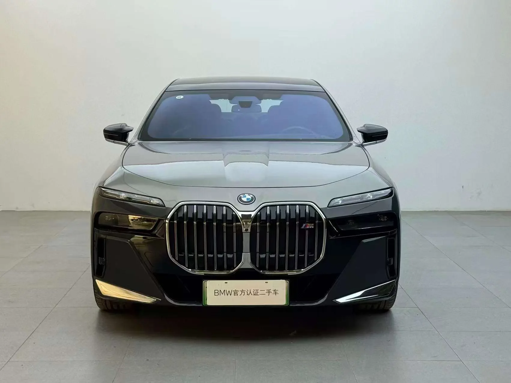 BMW i7