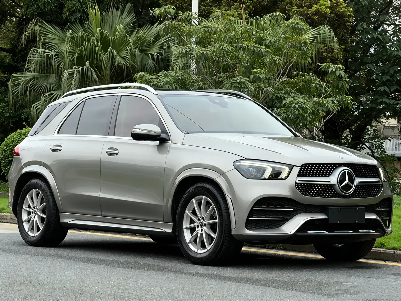 Mercedes-Benz GLE (Imported)