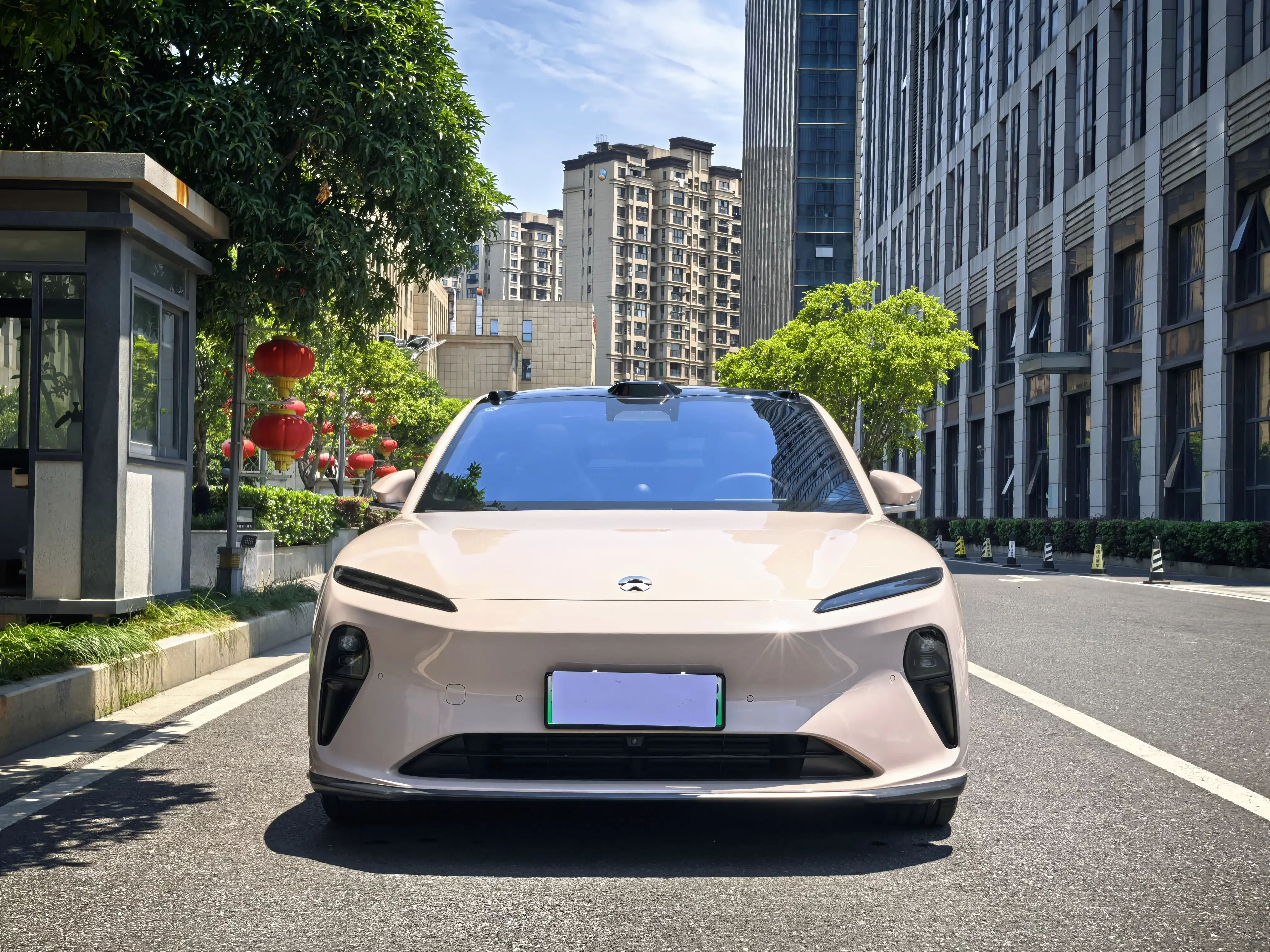 NIO ET5  из Китая
