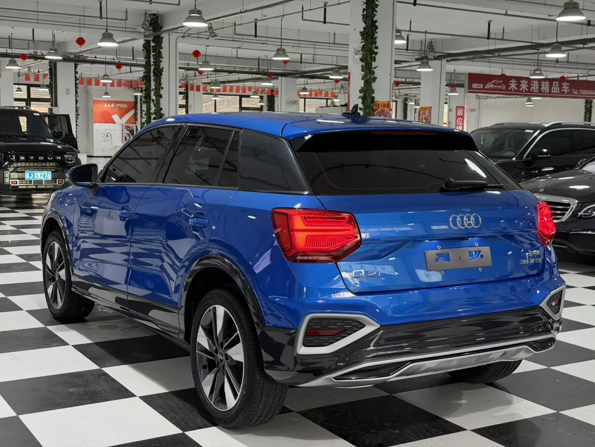 Audi Q2L