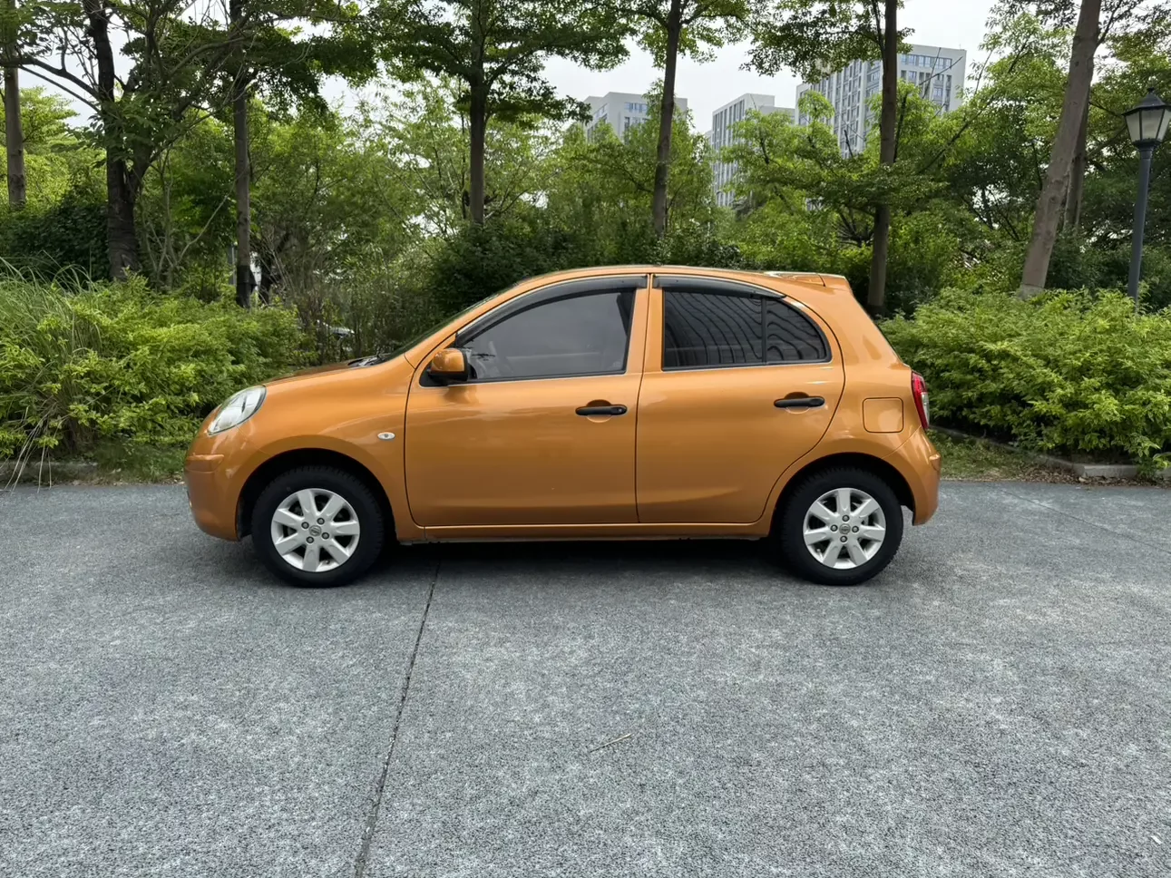 Nissan March