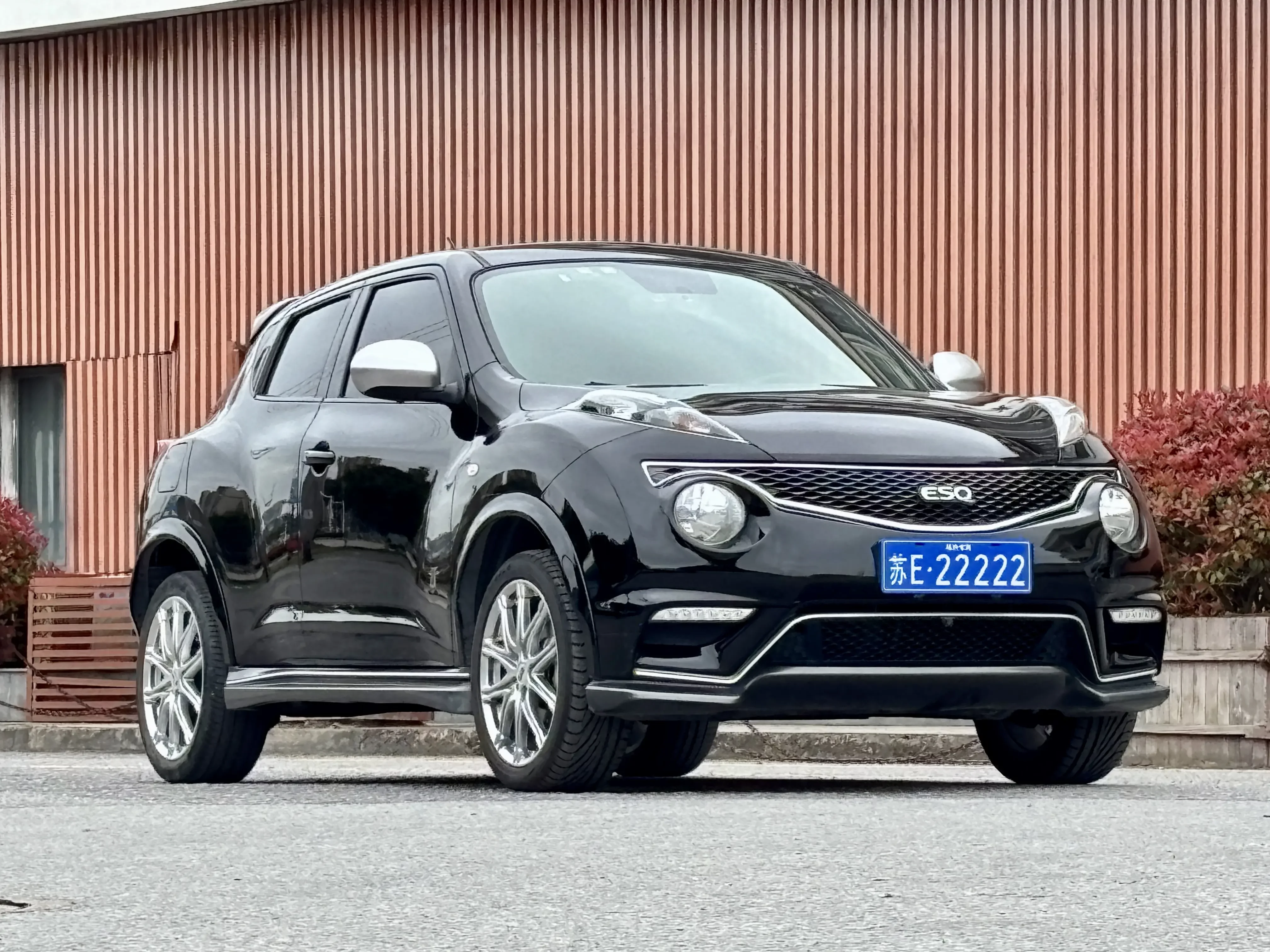 Infiniti ESQ