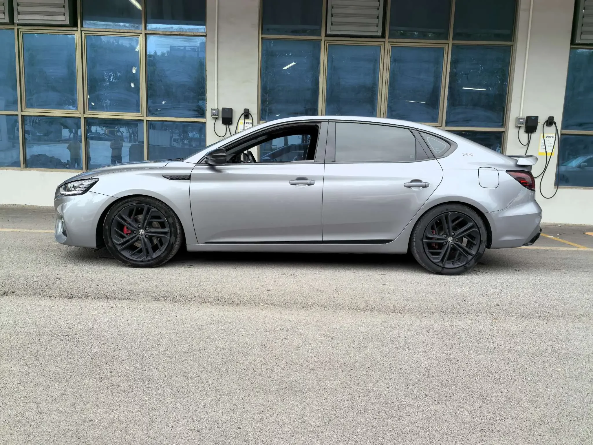 MG 6