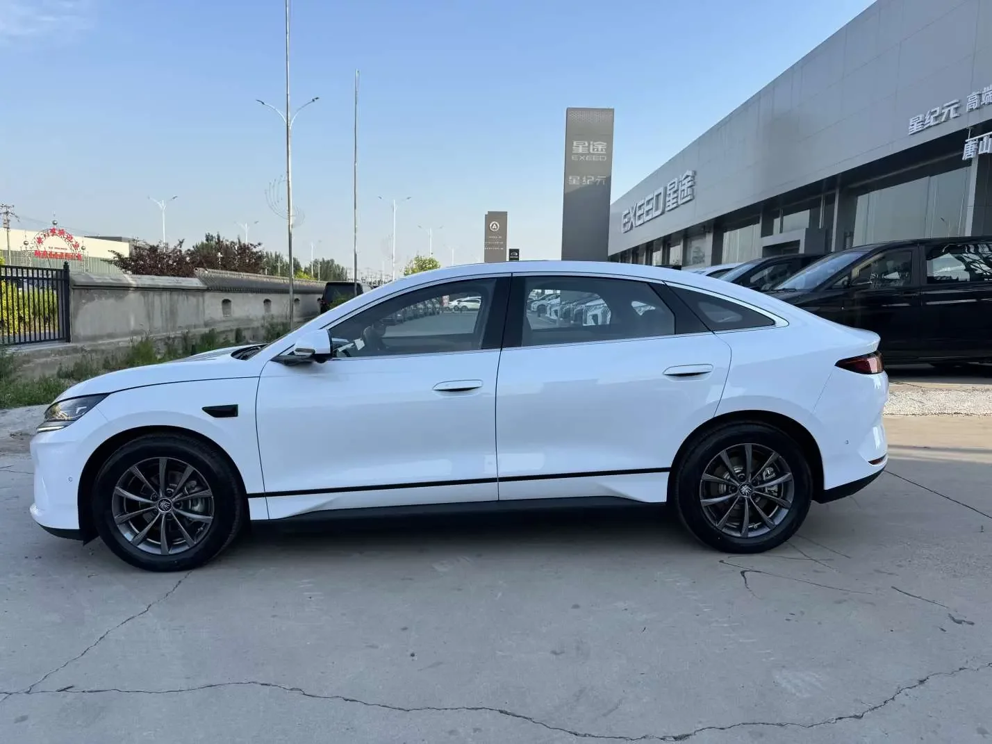 BYD Qin L EV