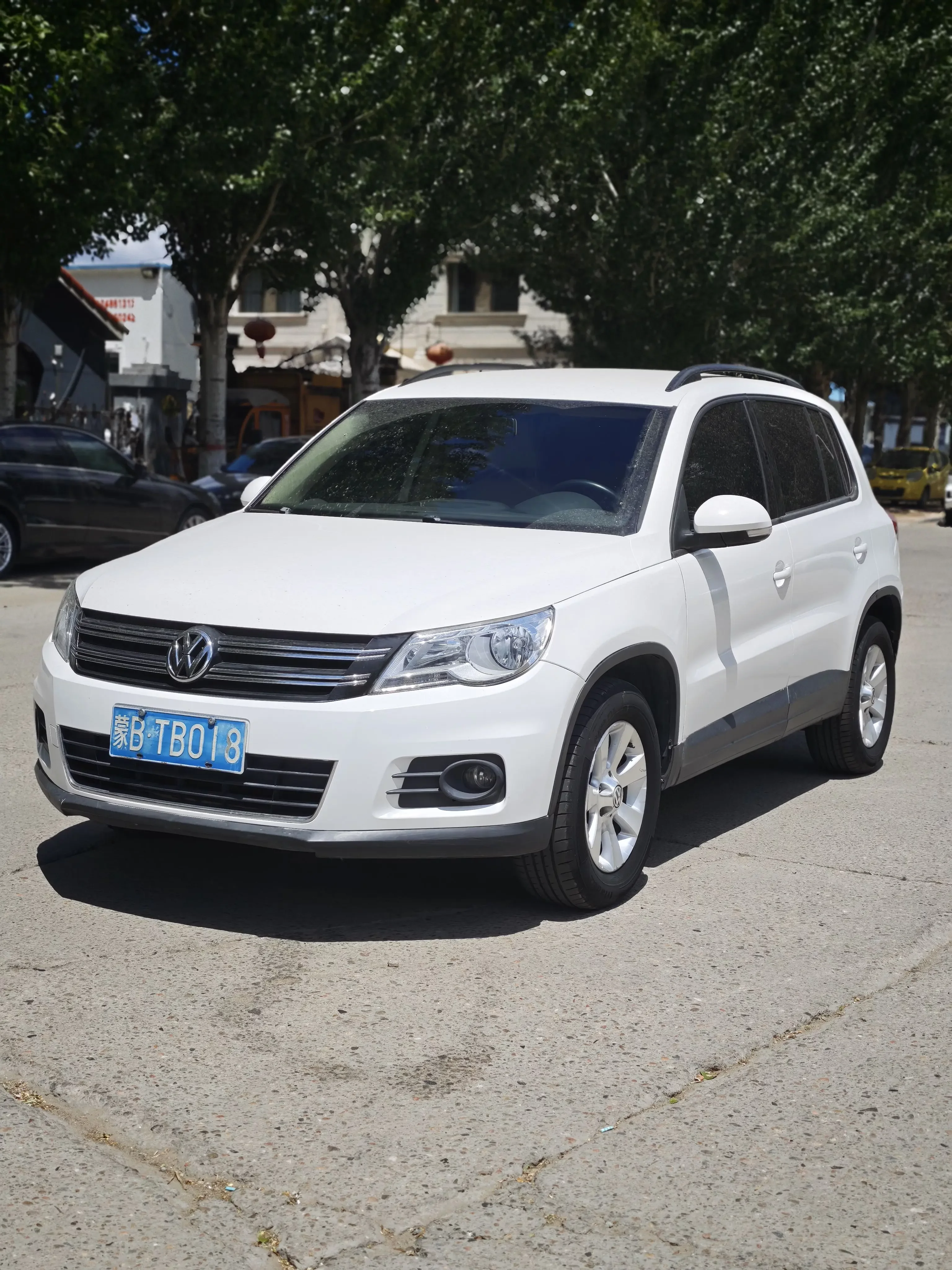 Volkswagen Tiguan (Tharu)