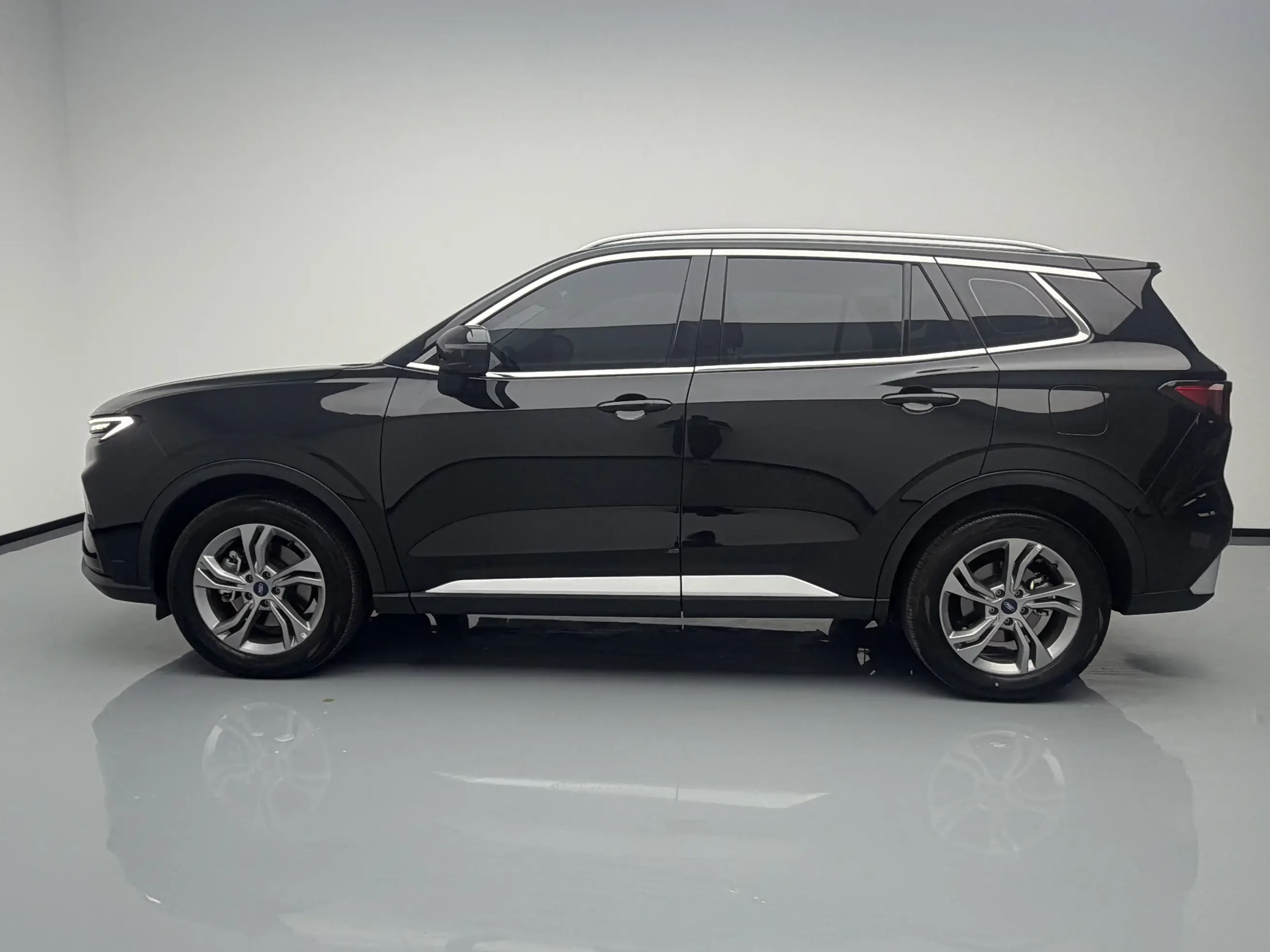 Ford Equator Sport
