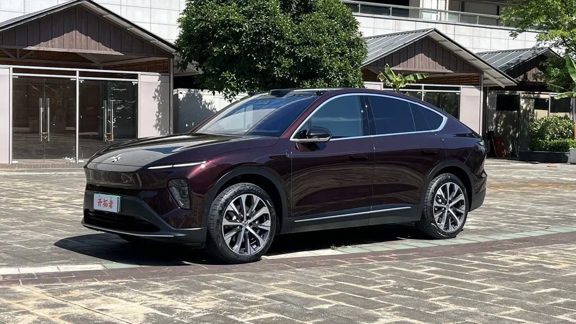 NIO EC7