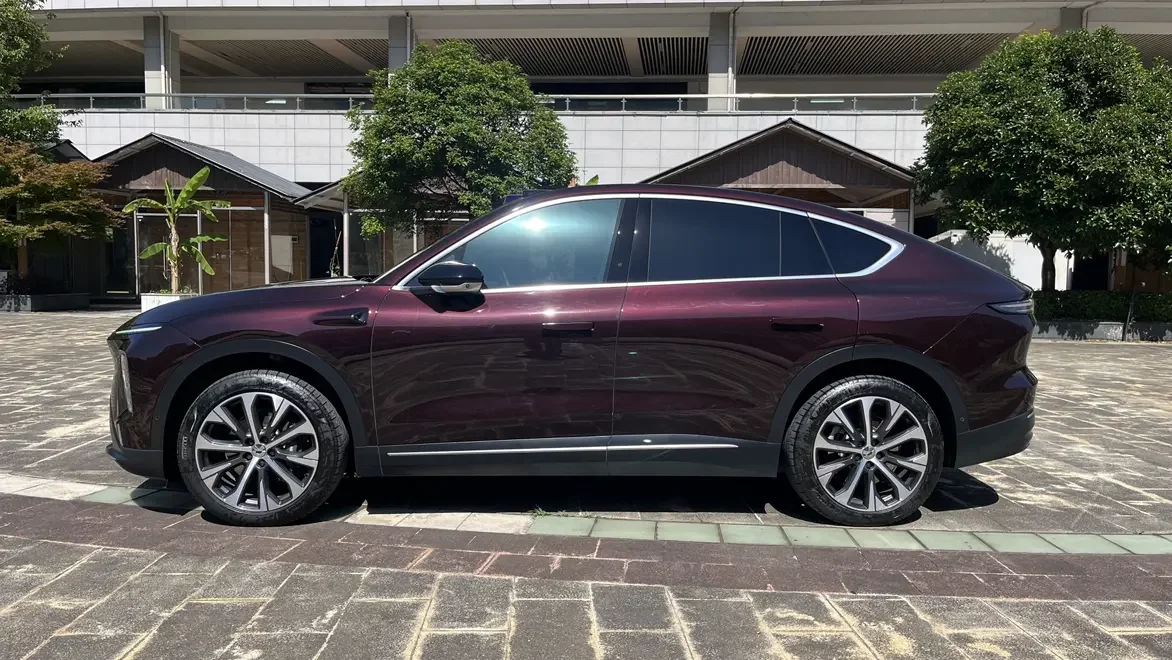 NIO EC7