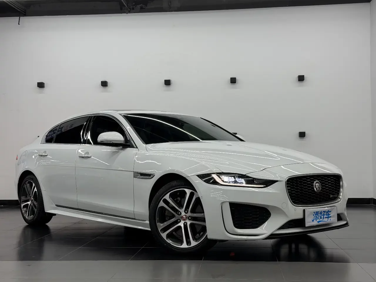Jaguar XEL