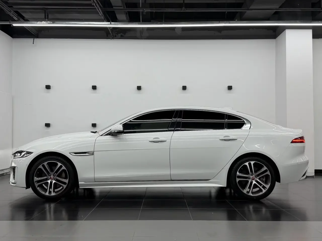 Jaguar XEL