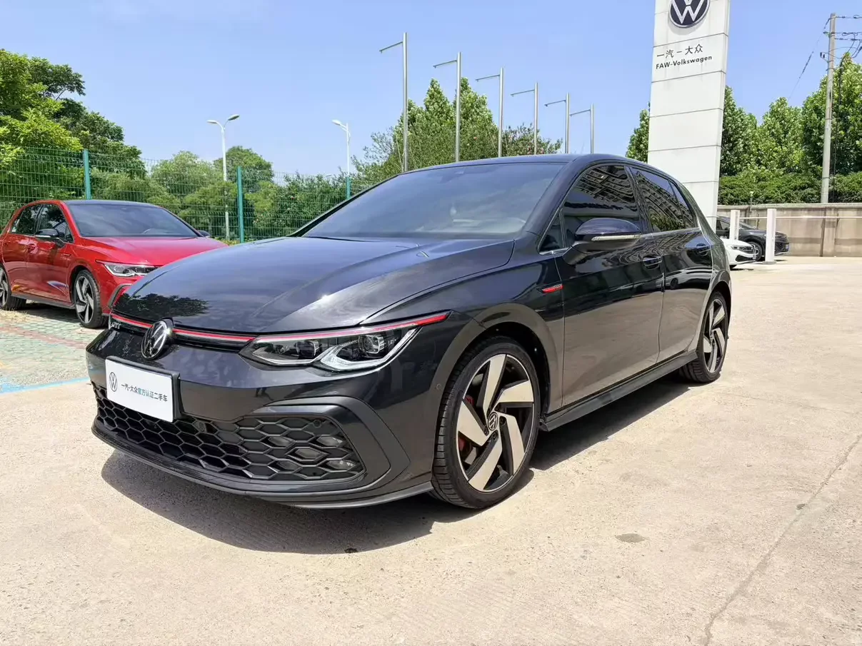 Volkswagen Golf GTI