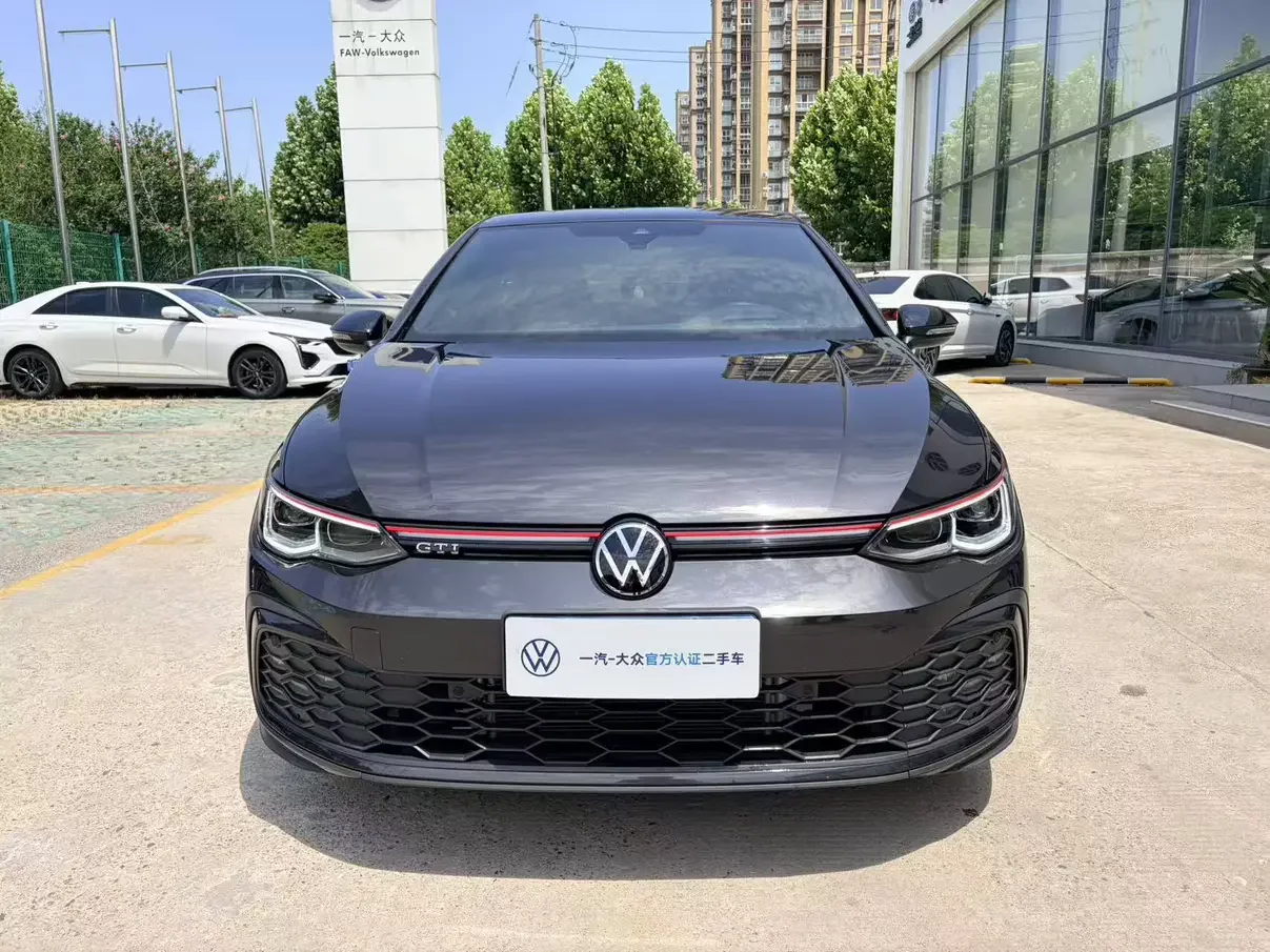 Volkswagen Golf GTI