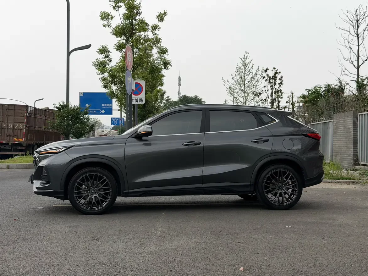 Oshan Changan Auchan X5