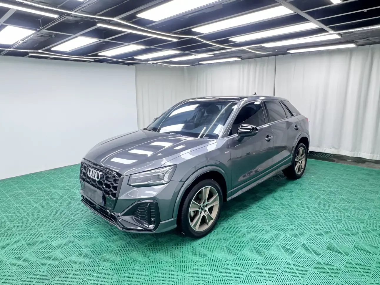Audi Q2L