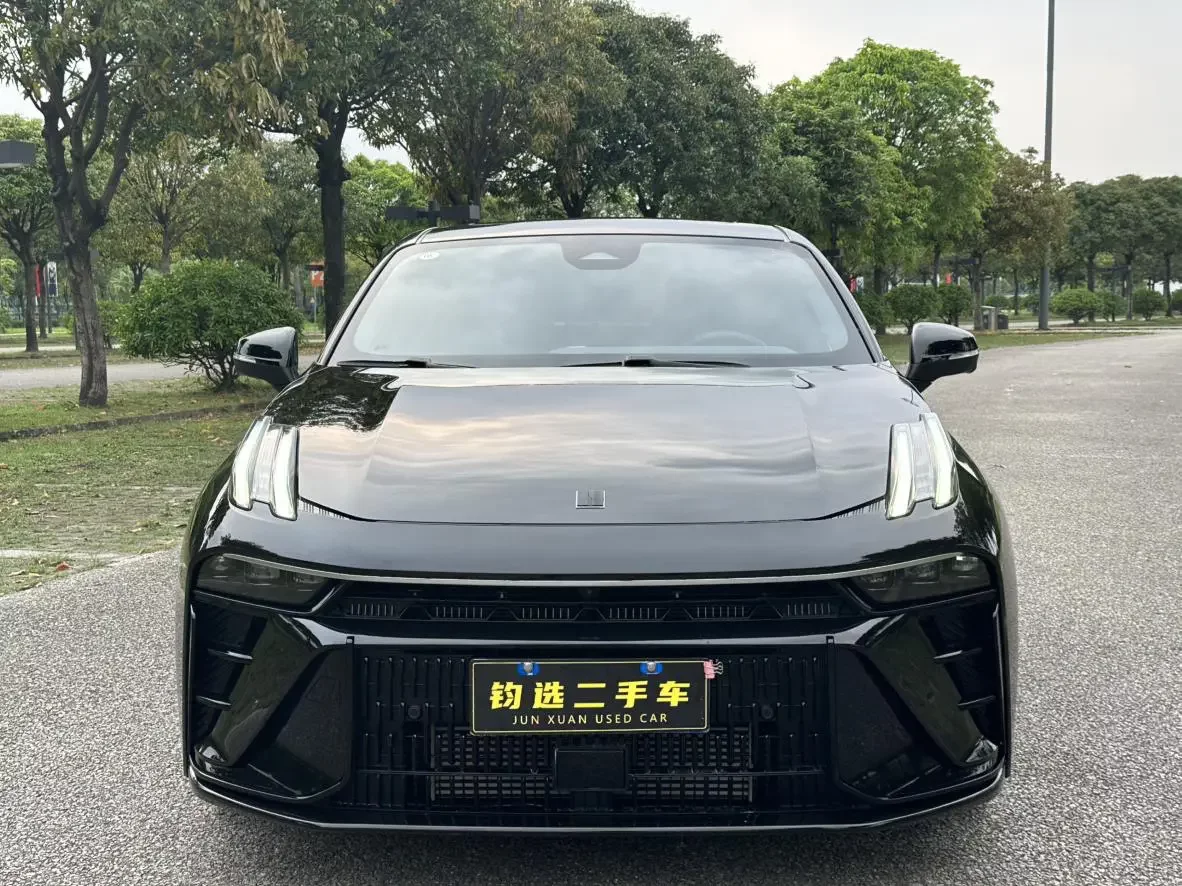 Lynk & Co 03