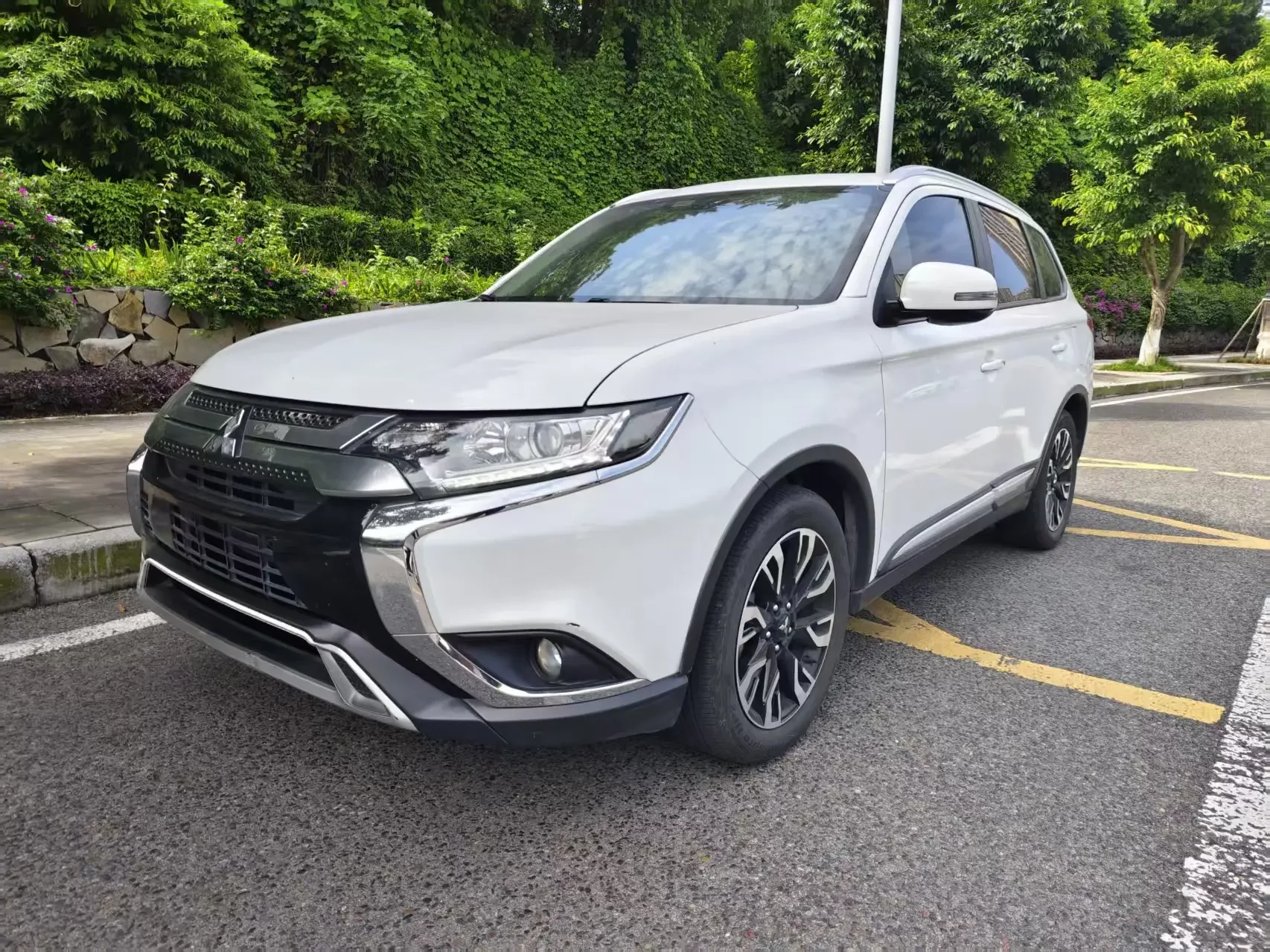 Mitsubishi Outlander  из Китая