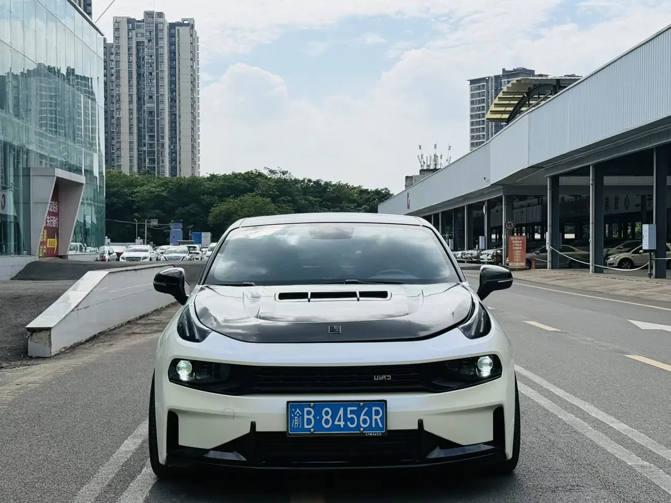 Lynk & Co 03