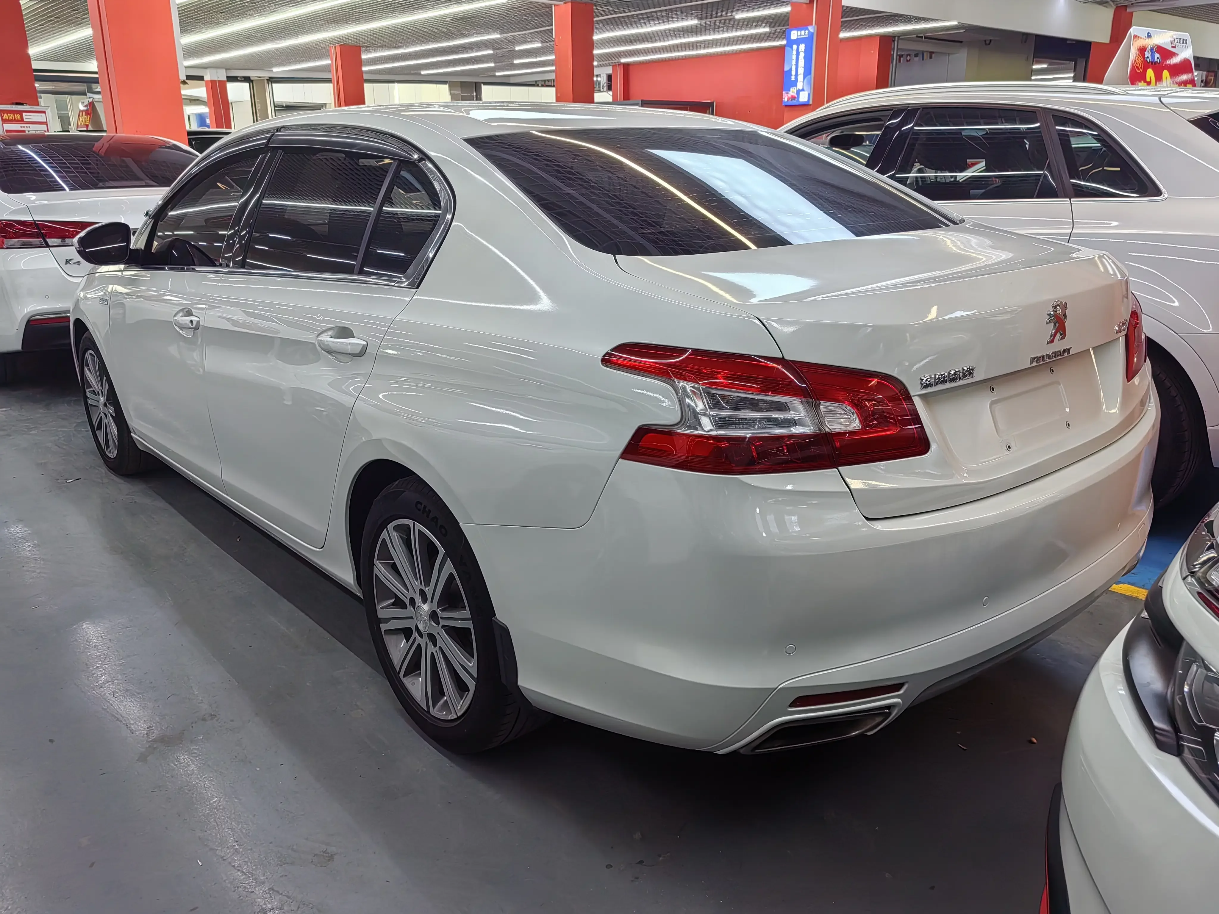Peugeot 408