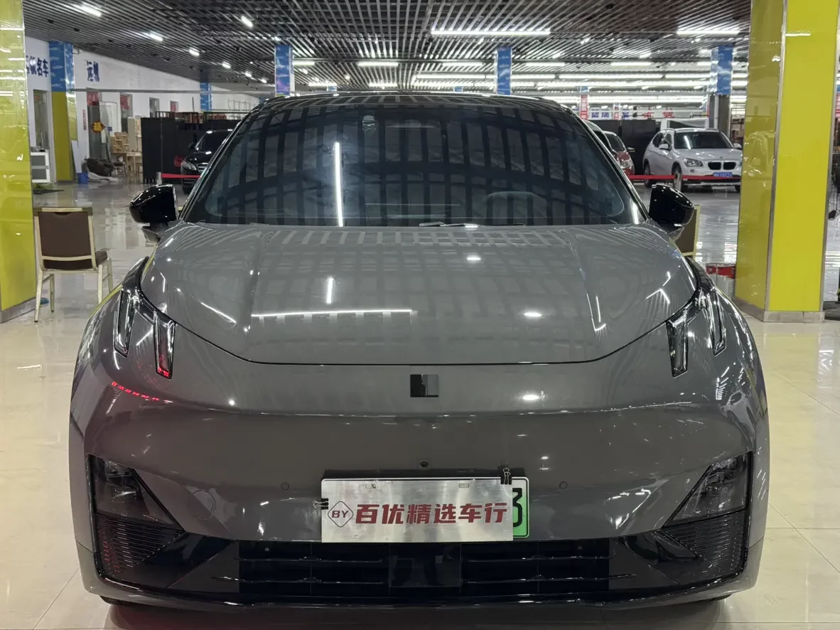 Lynk & Co Z20