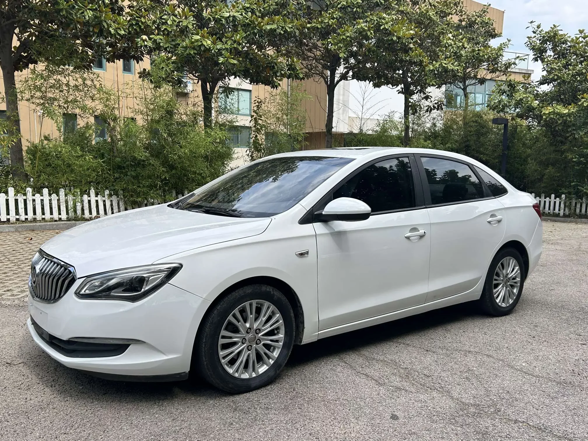 Buick Yinglang