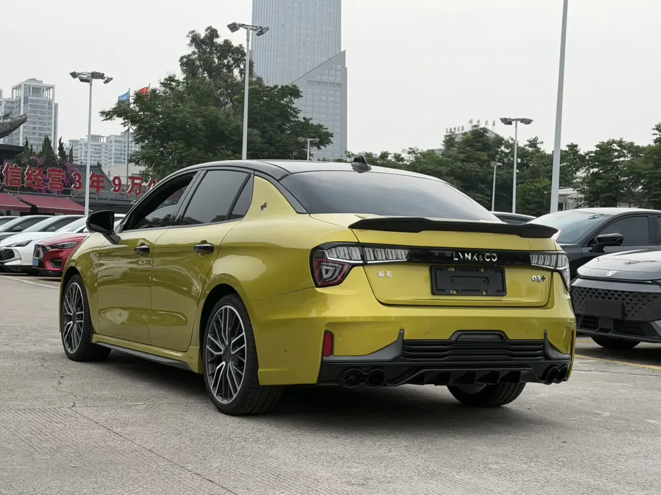 Lynk & Co 03
