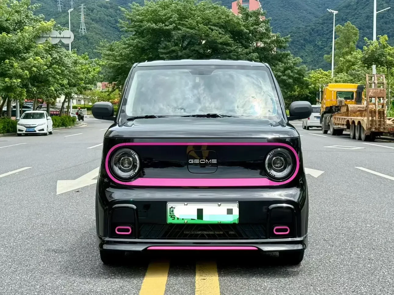 Geely panda
