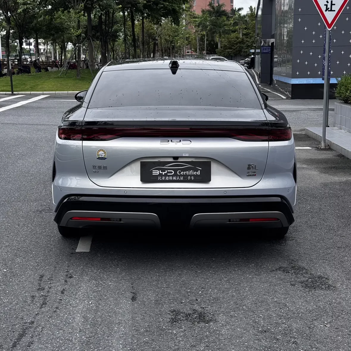 BYD Han L EV