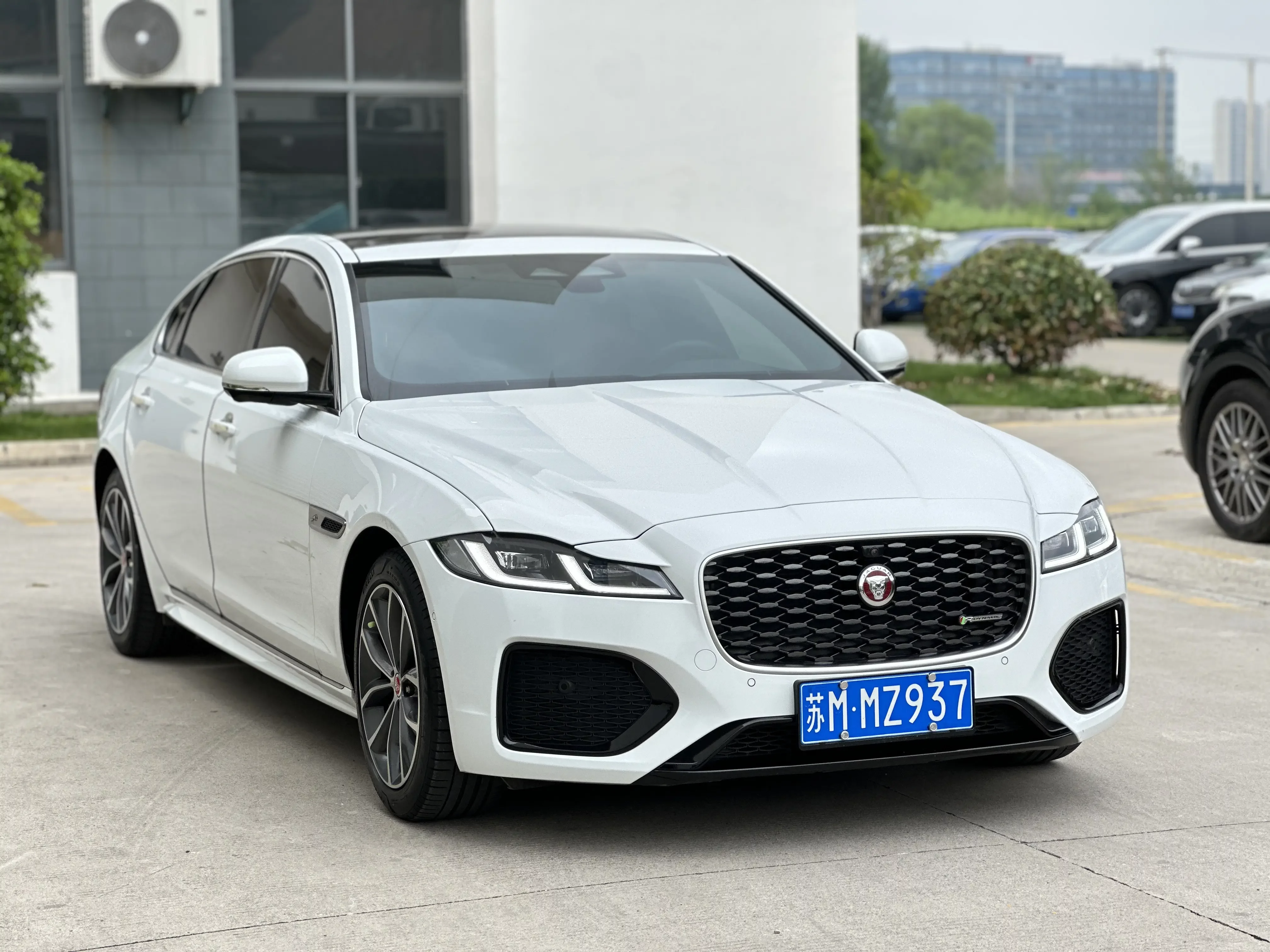 Jaguar XFL
