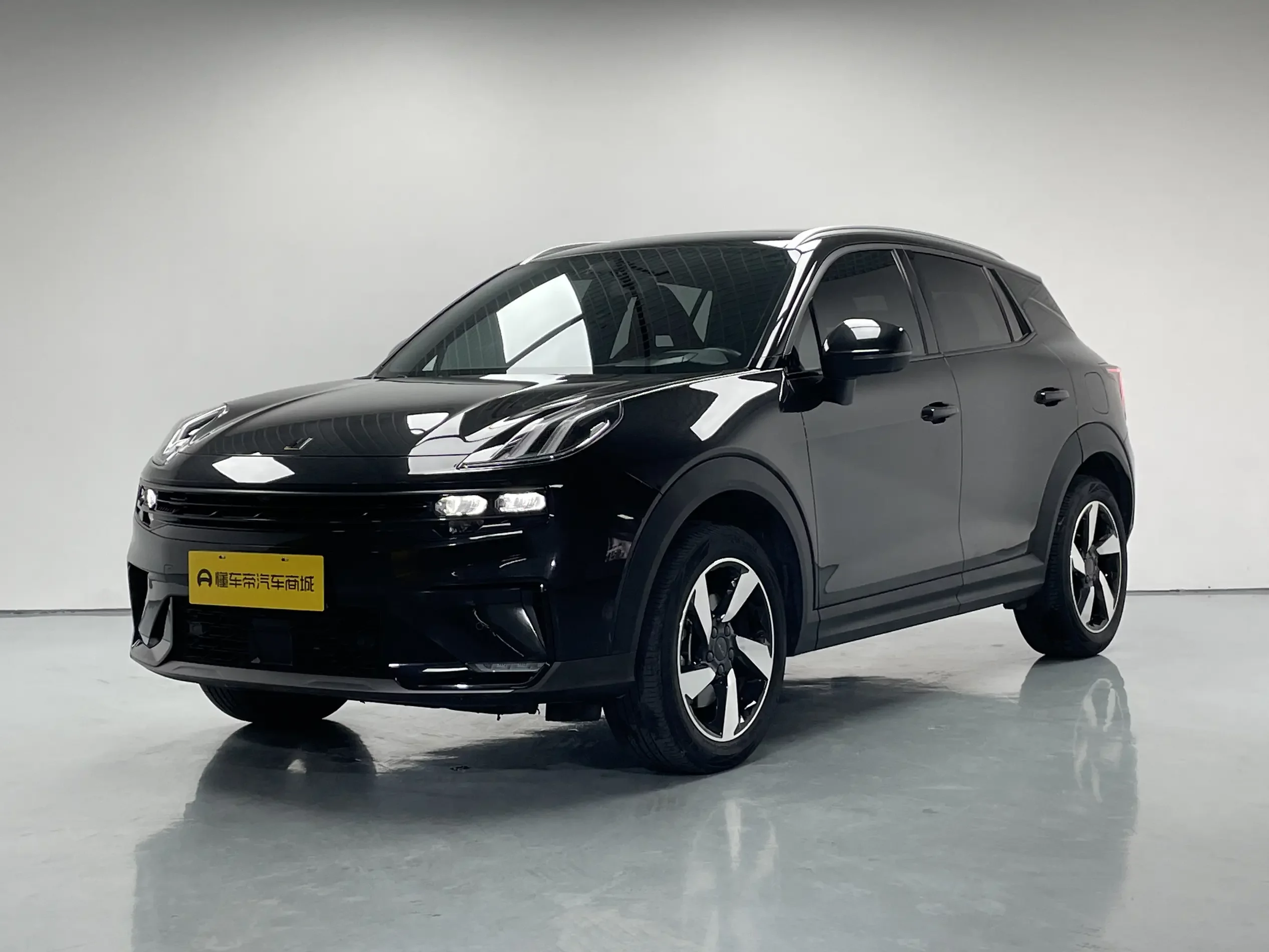 Lynk & Co 06