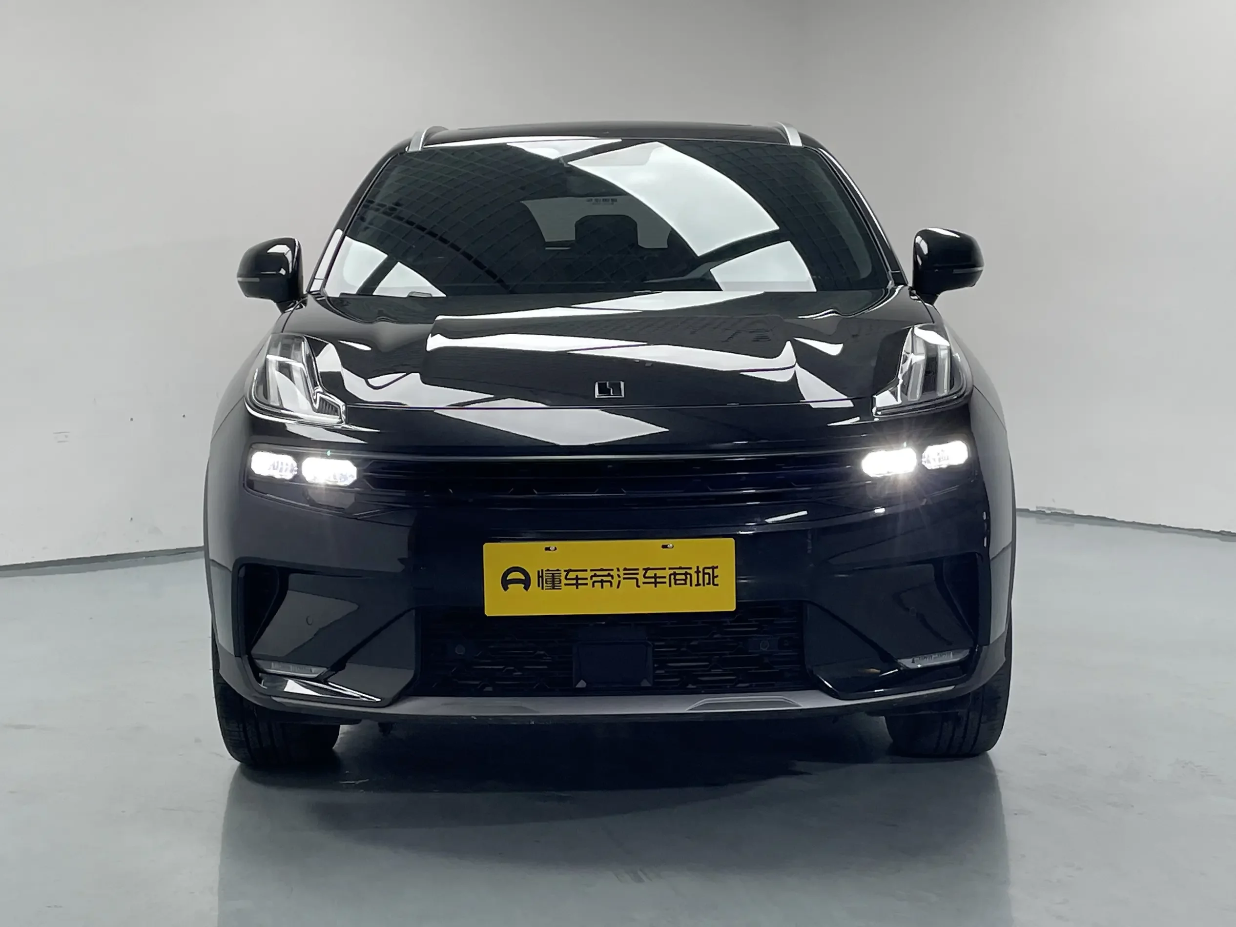 Lynk & Co 06